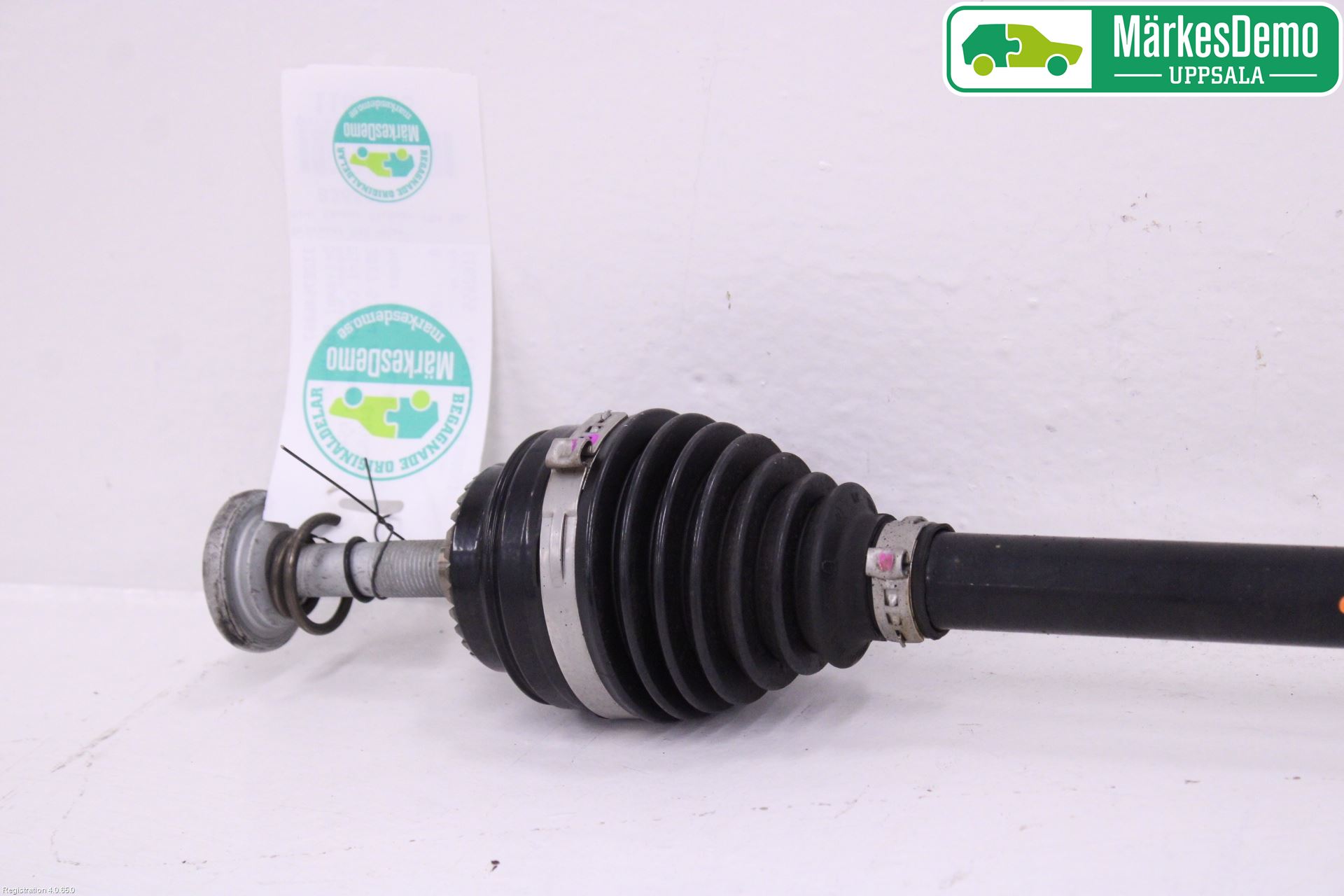 Mini COOPER CLUBMAN F54 16- Drivaxel Bak Höger