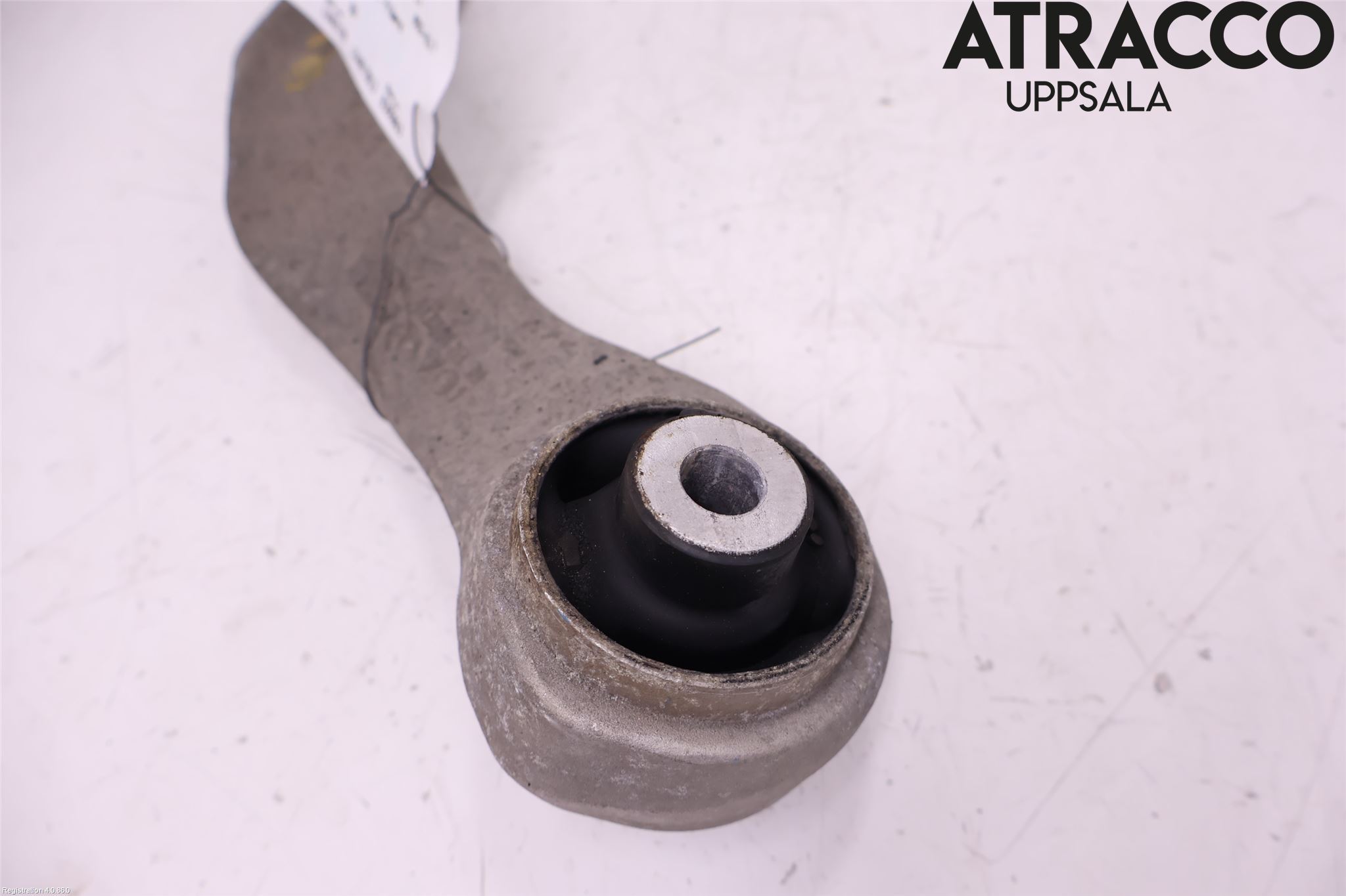 BMW 5 F10/F11/F18 09-17 Bärarm Fram Undre Vä
