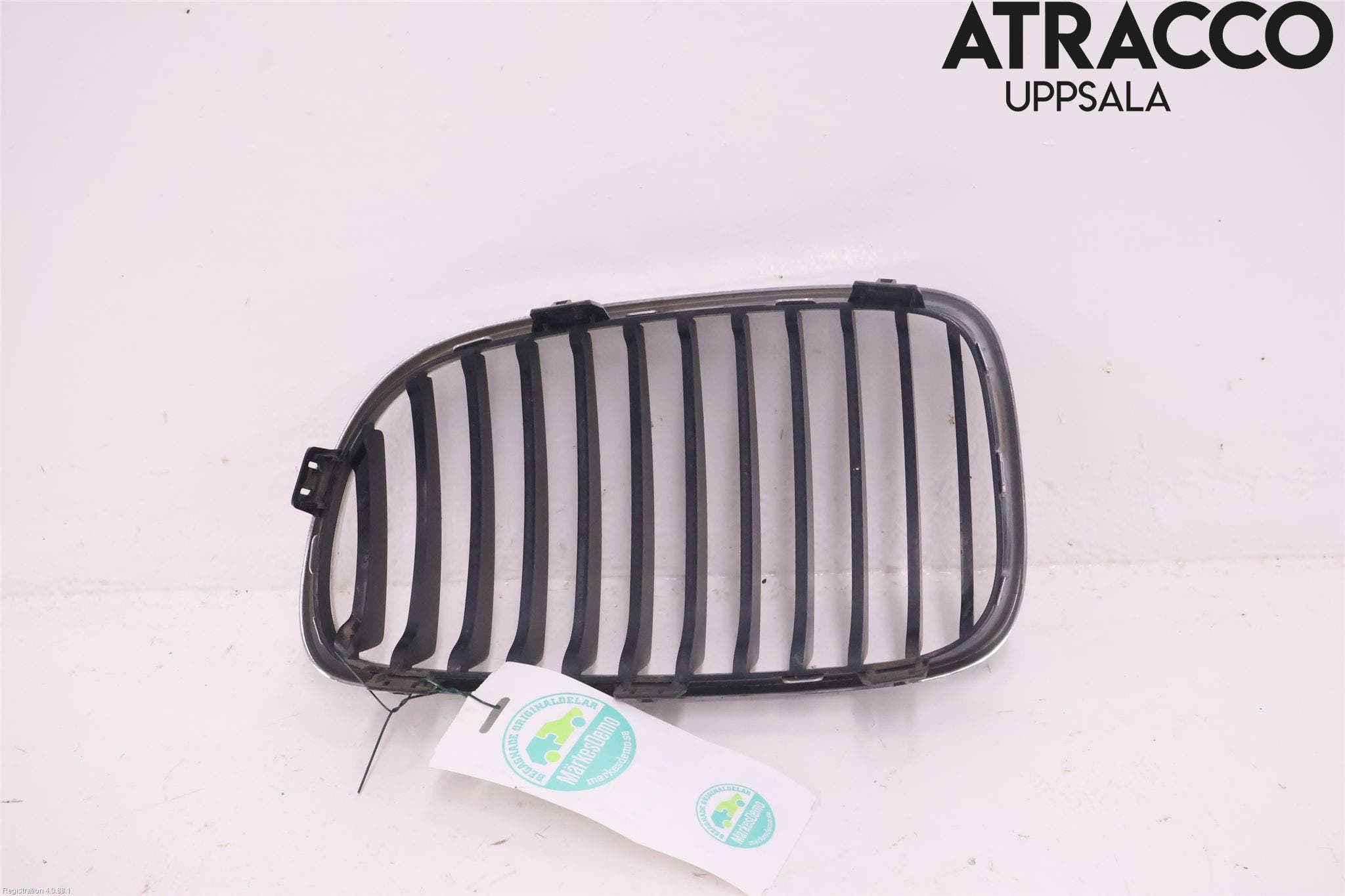 BMW 1 E87/81 5D/3D 03-11 Grilldel Höger