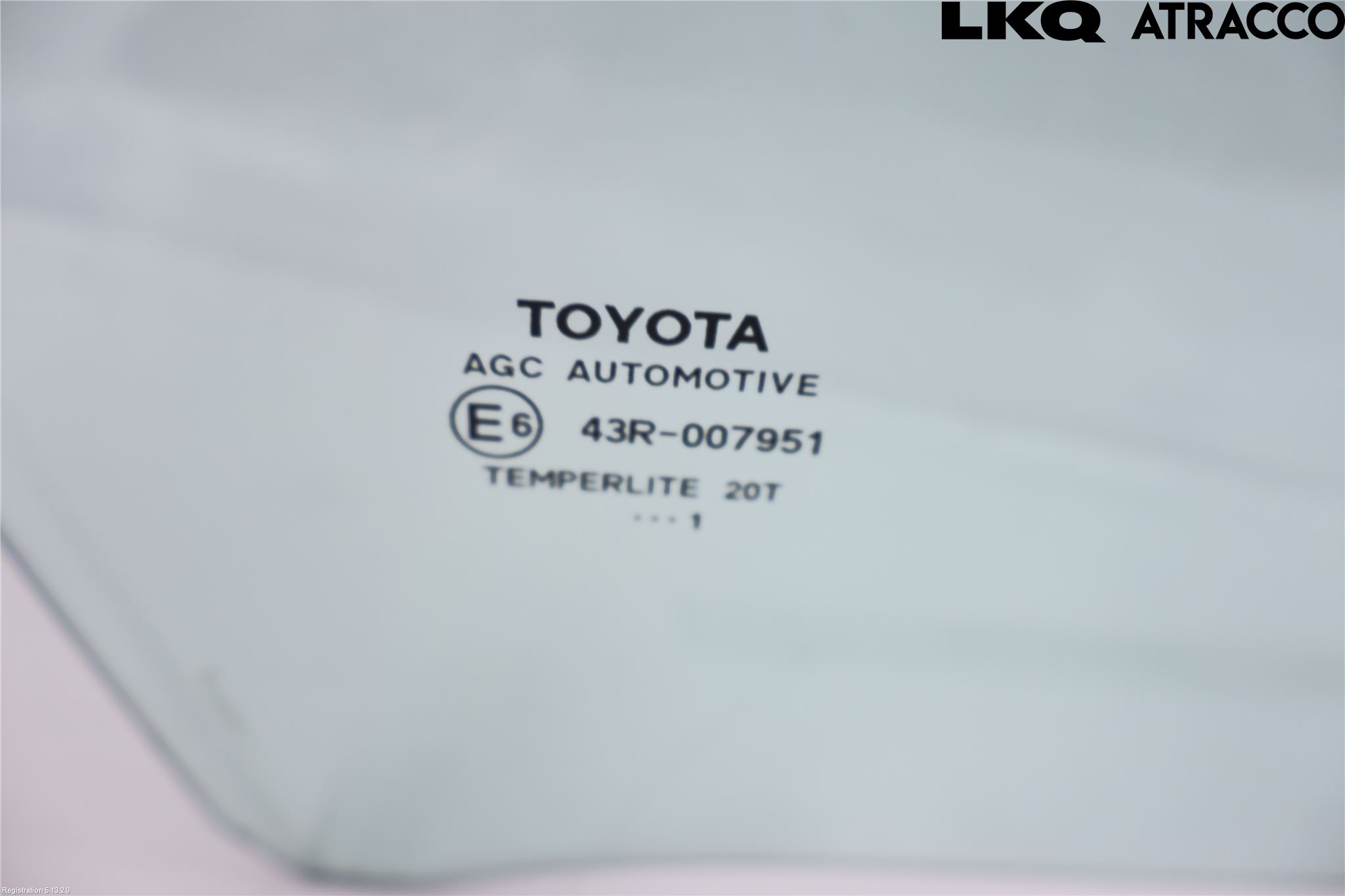 Toyota YARIS XP21 20- Dörruta Fram Höger