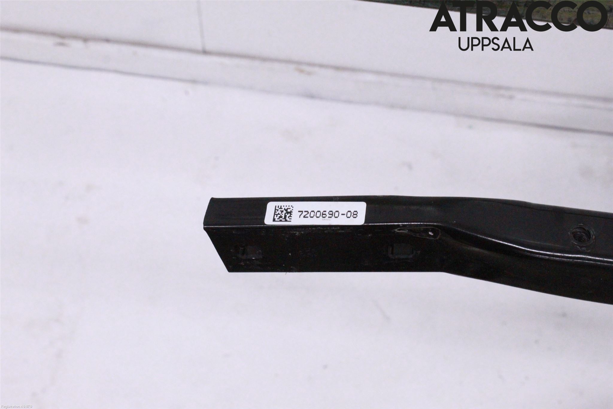 BMW 5 F10/F11/F18 09-17 Front Huvlåsplåt-Balk