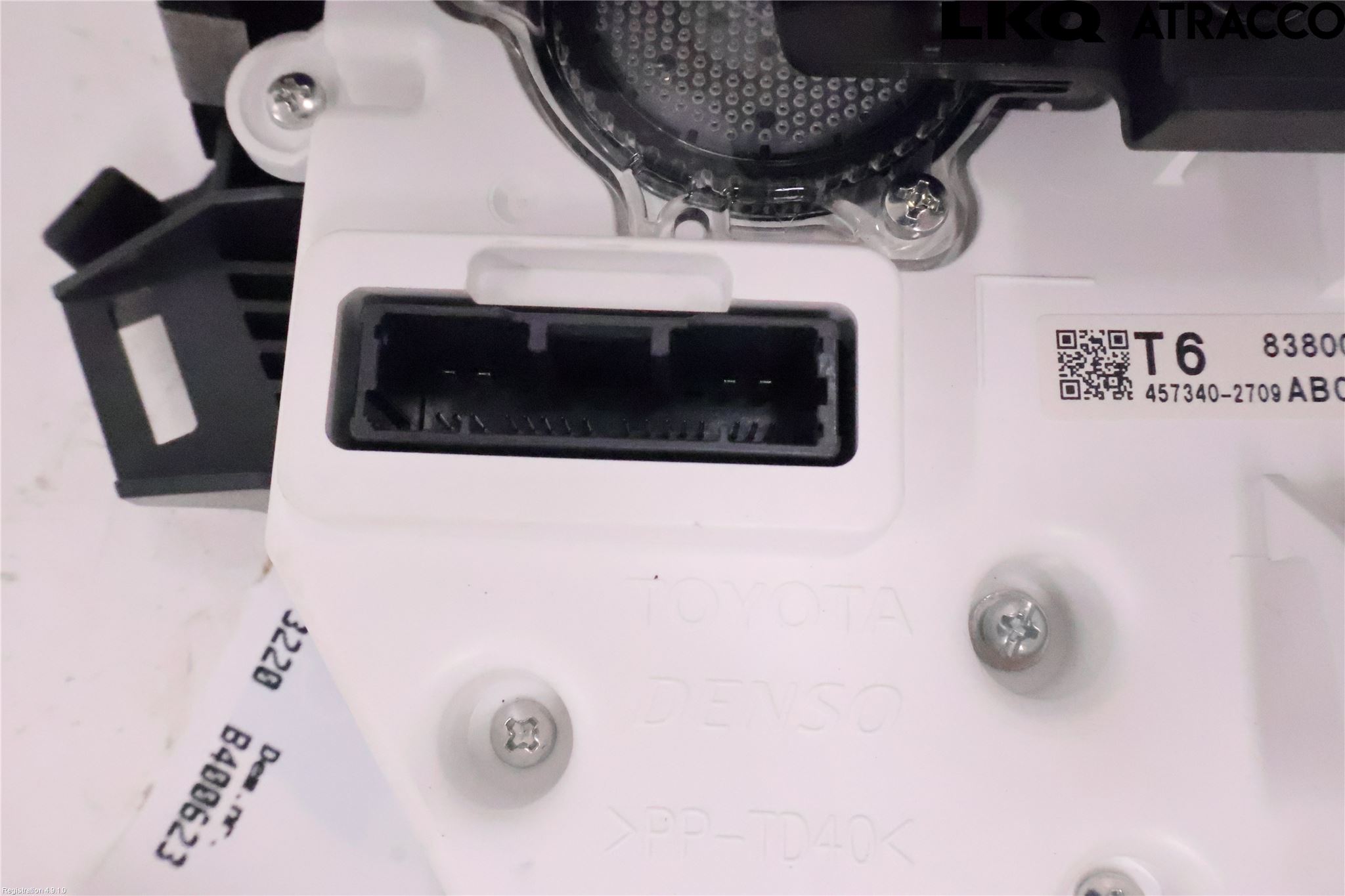 Toyota bZ4X EA10 22- Instrument Komb