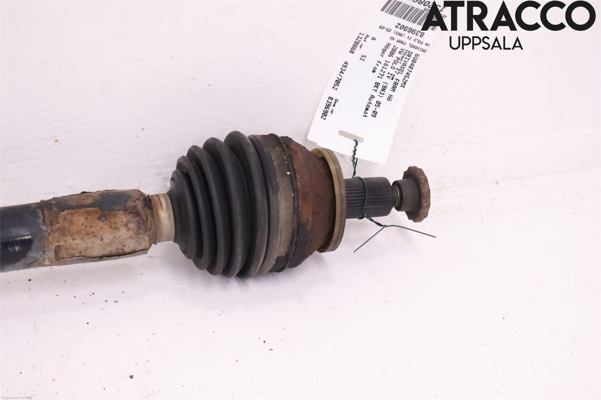 Volkswagen VW POLO 05-09 Drivaxel Fram Höger