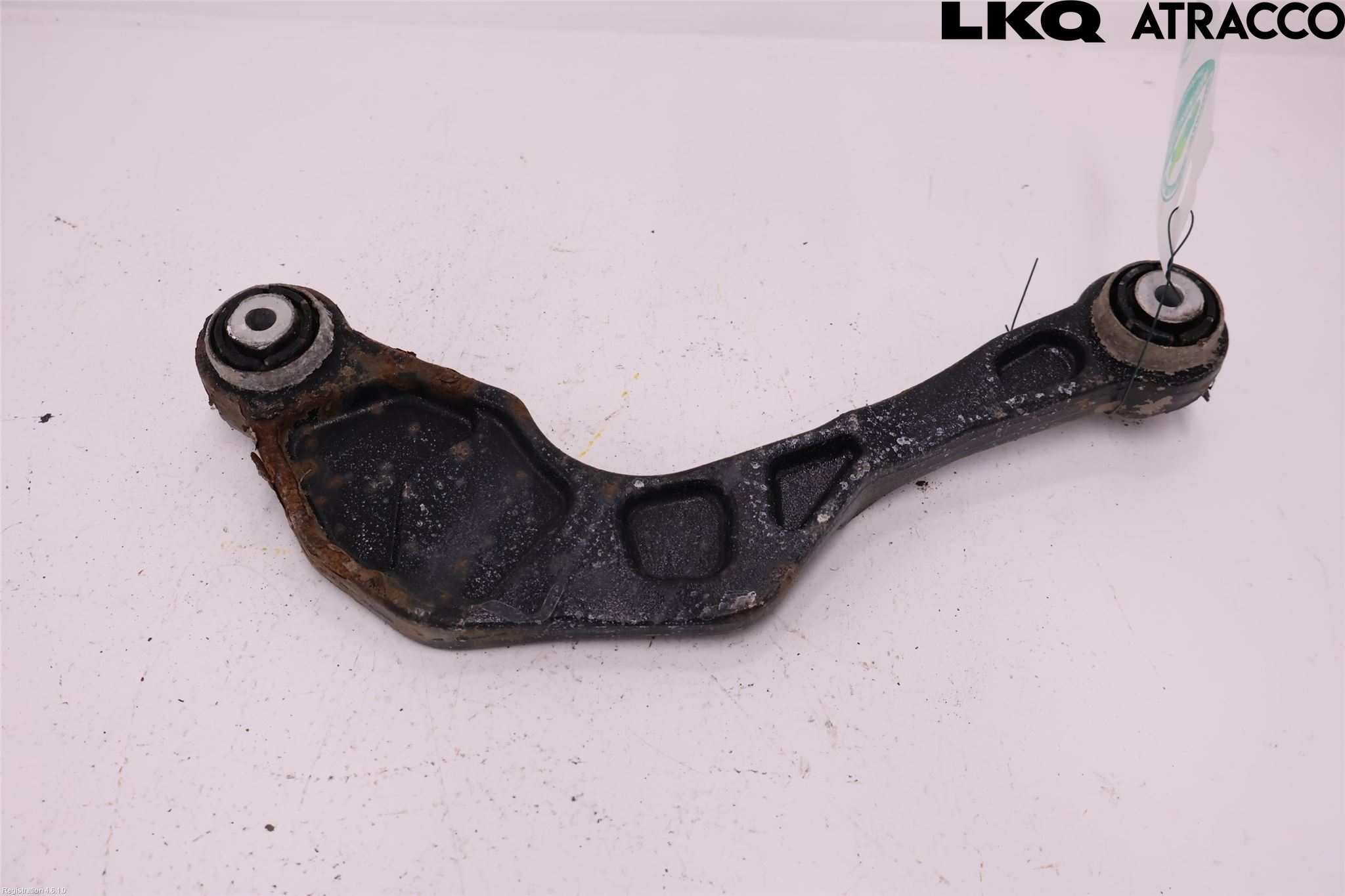 Volvo V90 17->> Bärarm Bak Övre Höger