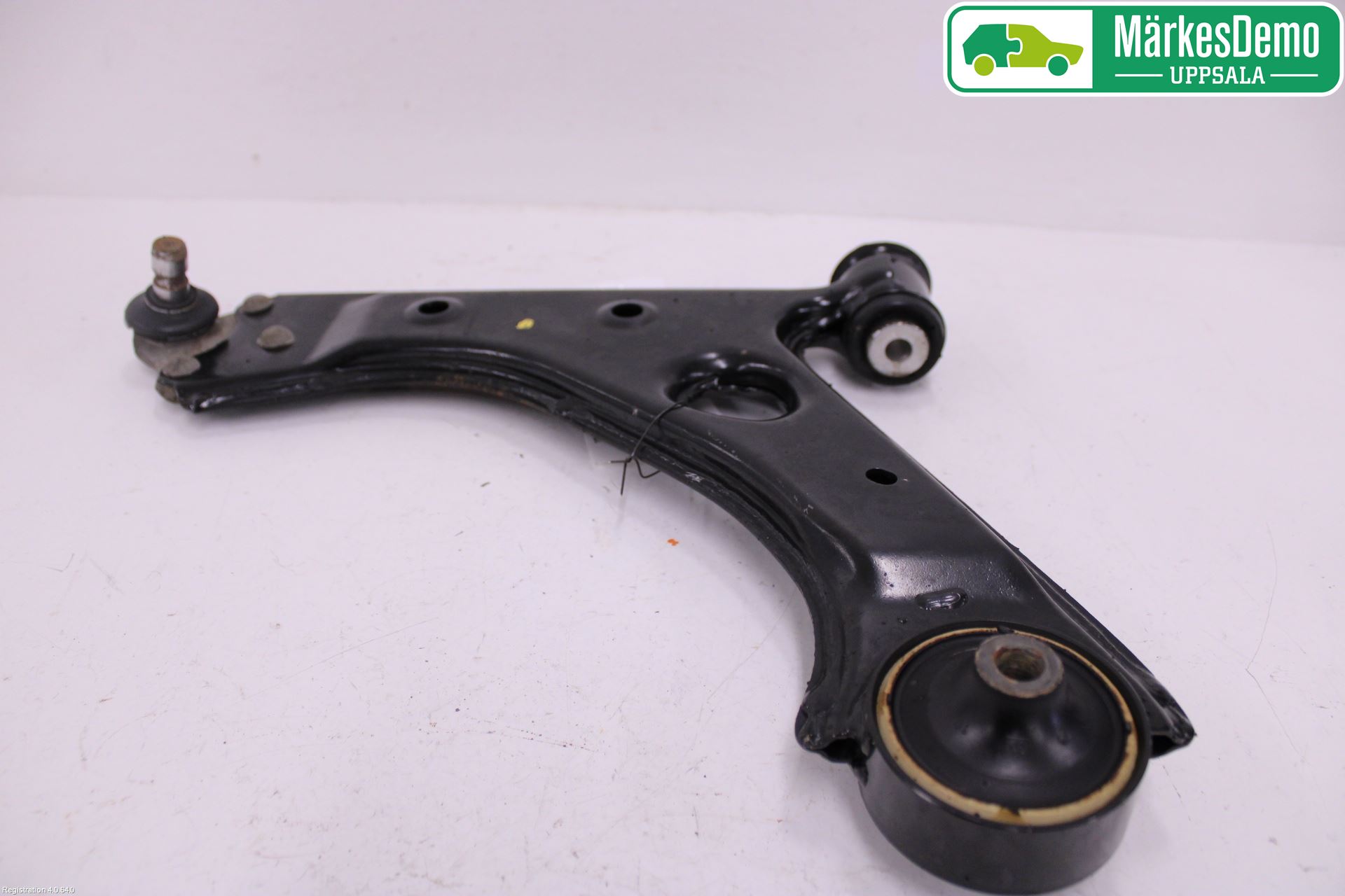 Opel CORSA E 15-19 Bärarm Fram Undre Vä