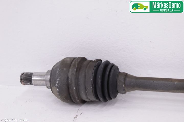 Mercedes-Benz MB GLA-KLASS (X156) 13-20 Drivaxel Bak Vänster