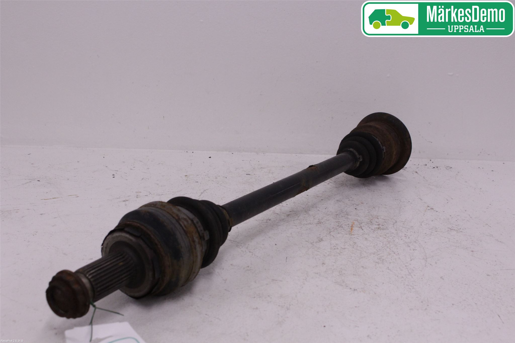 BMW X3 F25 10-17 Drivaxel Bak Vänster