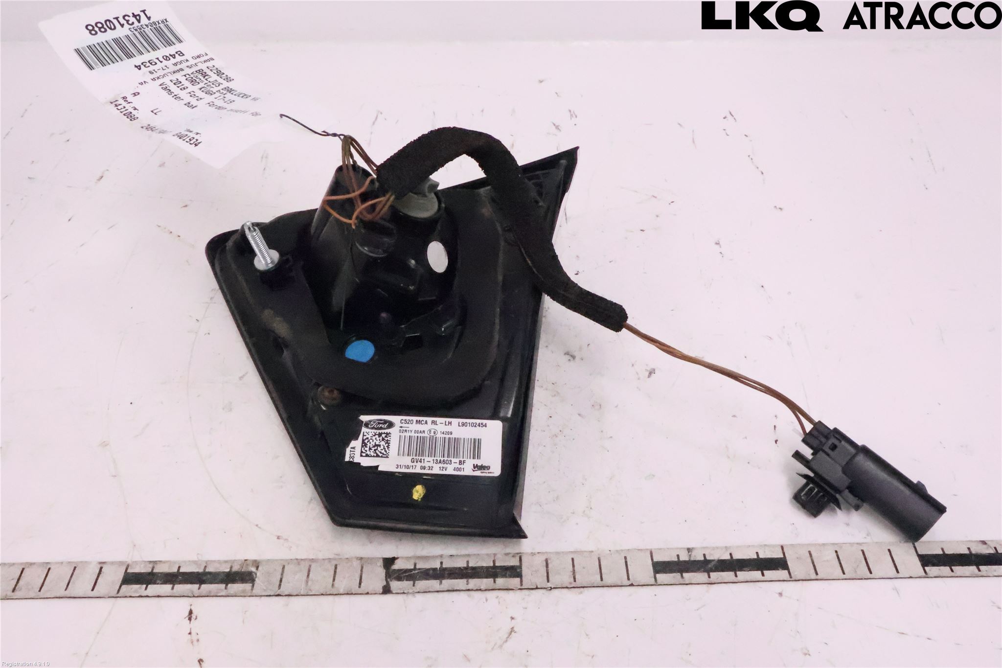 Ford KUGA 17-19 Bakljus Lucka Vä