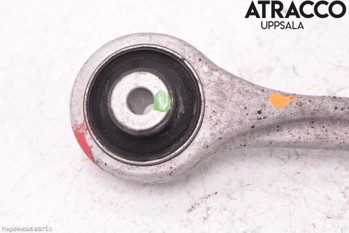 Audi A4 ALLROAD 09-16 Bärarm Fram Övre Hö