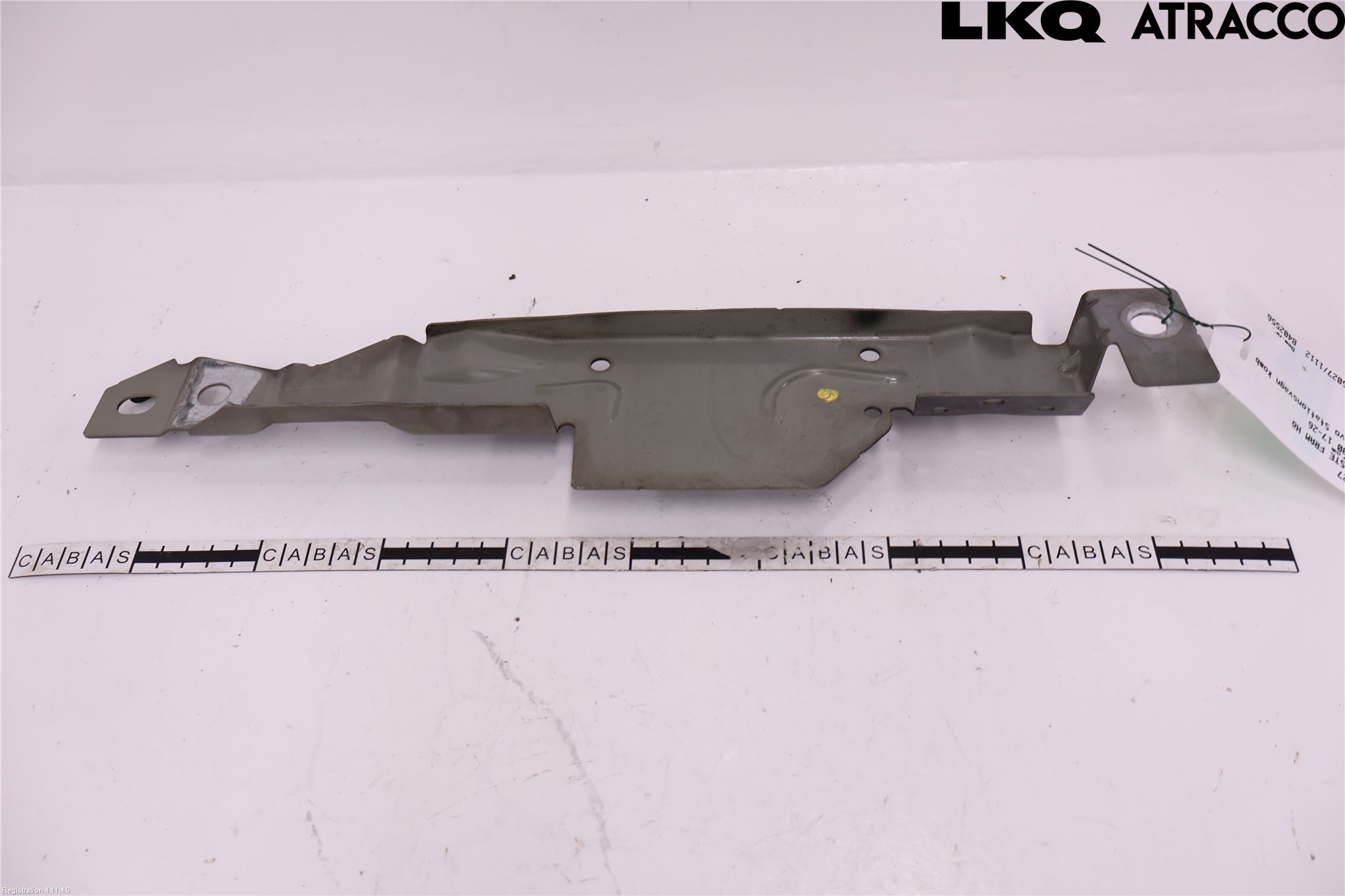 Volvo V90 17->> Skärmfäste Fram Hö