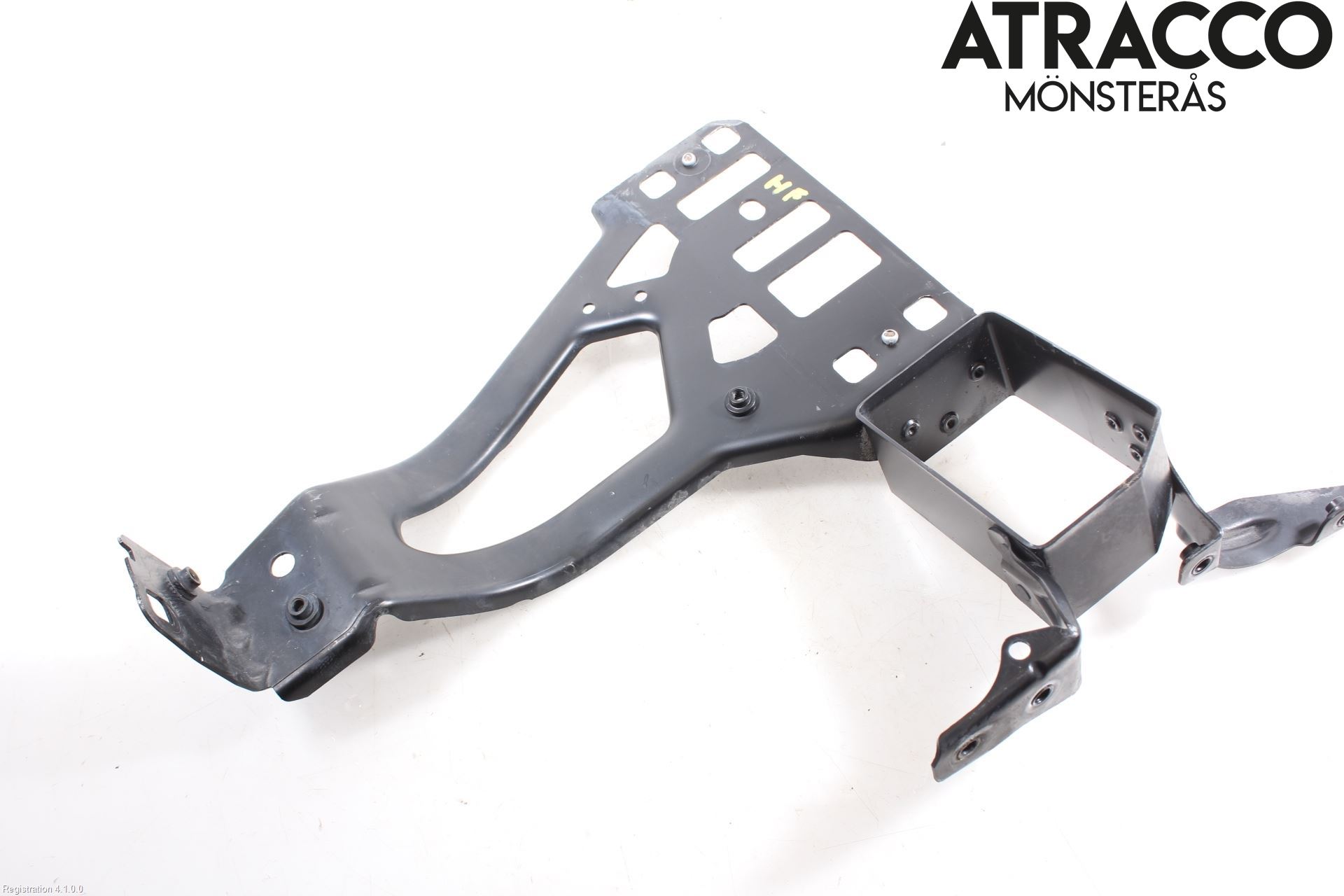 BMW 5 E60/61 Sed/Tou 02-10 Stötfångarbärjärn Fram