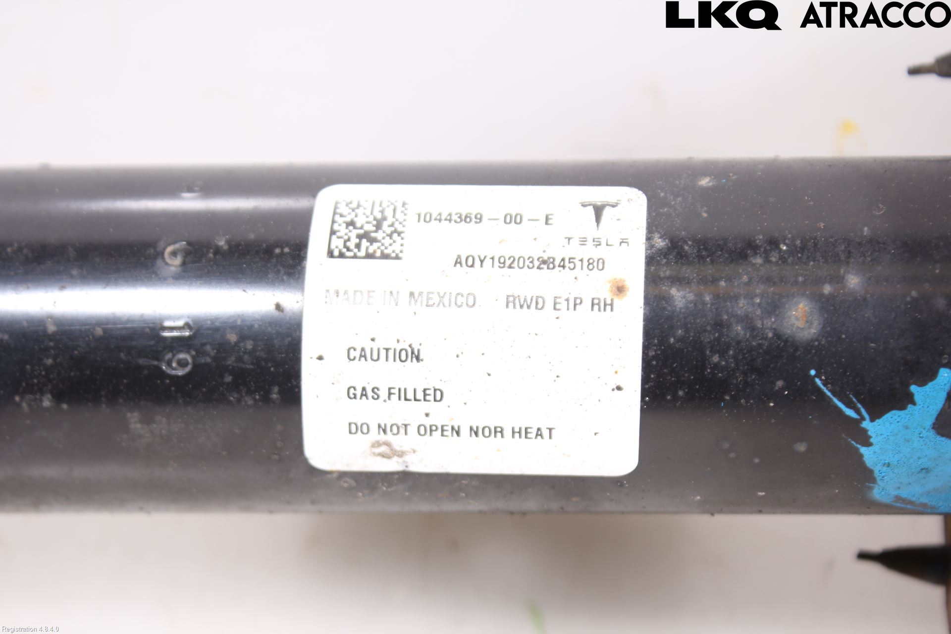 Tesla MODEL 3 17- Fjäderben Fram Höger