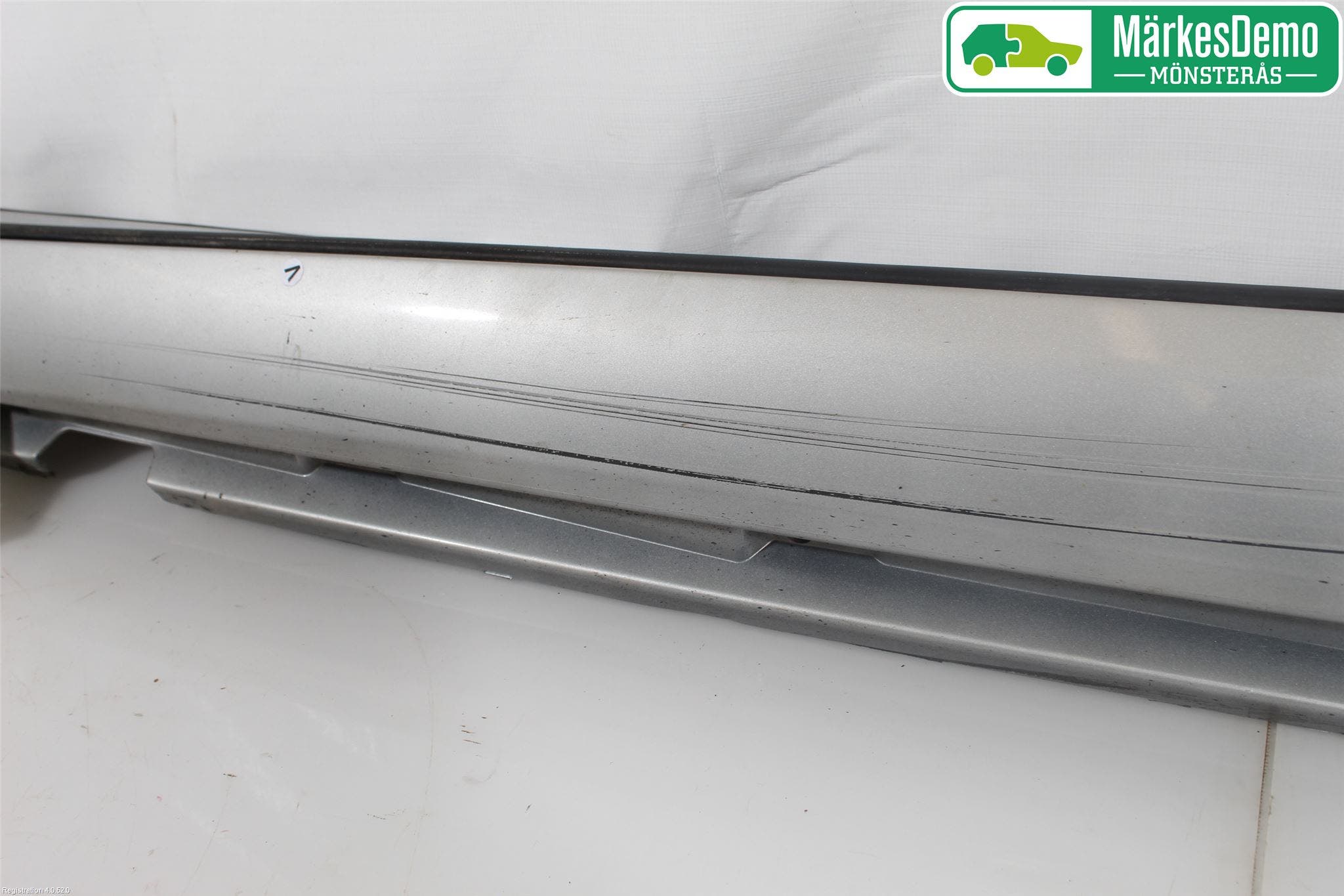 Volvo V60 11-13 Sidokjol Vä