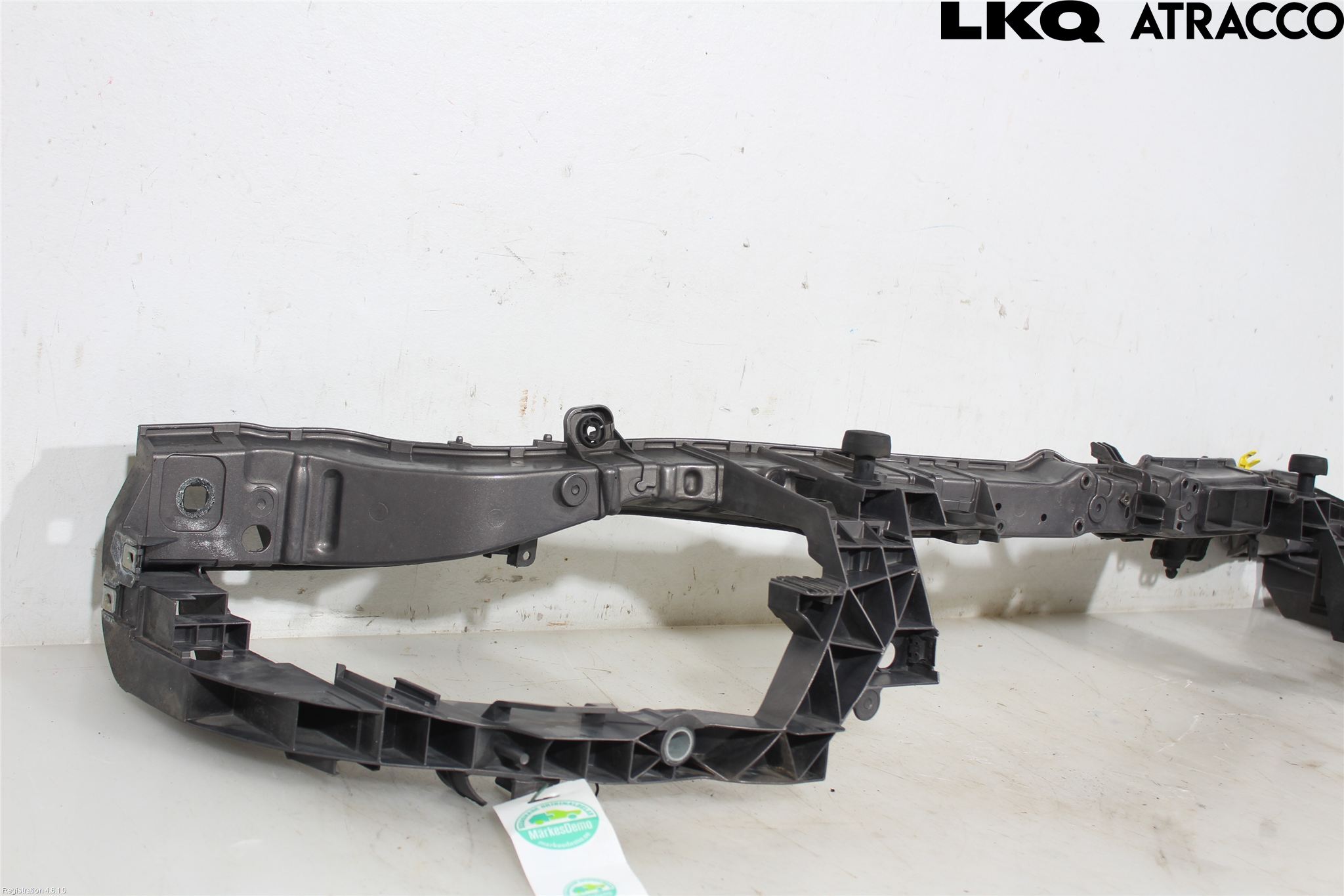 Ford FOCUS 11-14 Front Huvlåsplåt-Balk