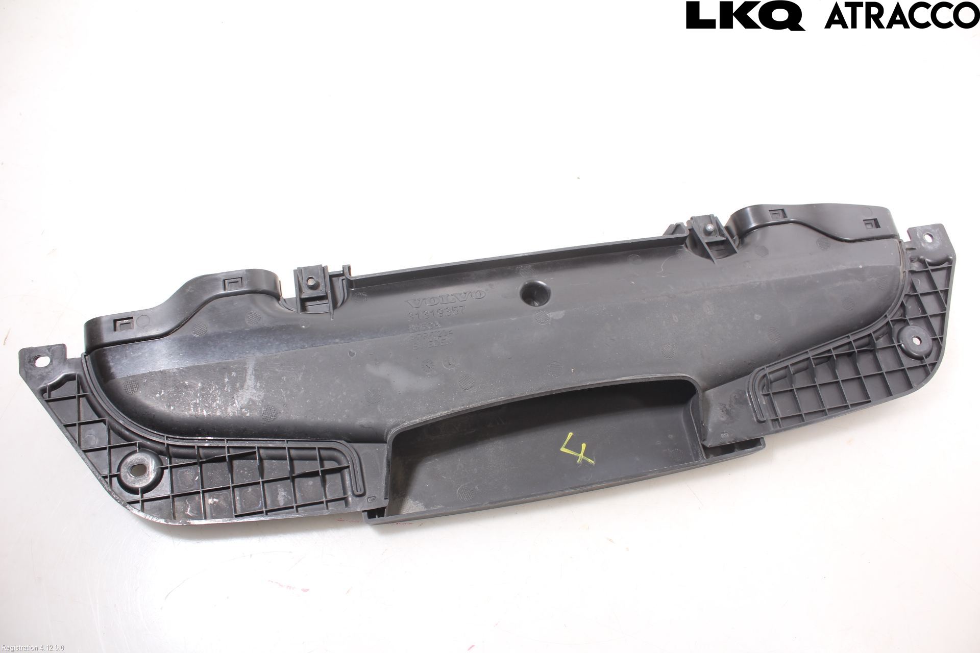 Volvo V40 12-19 Deflektor Plåt-Plast Kylning