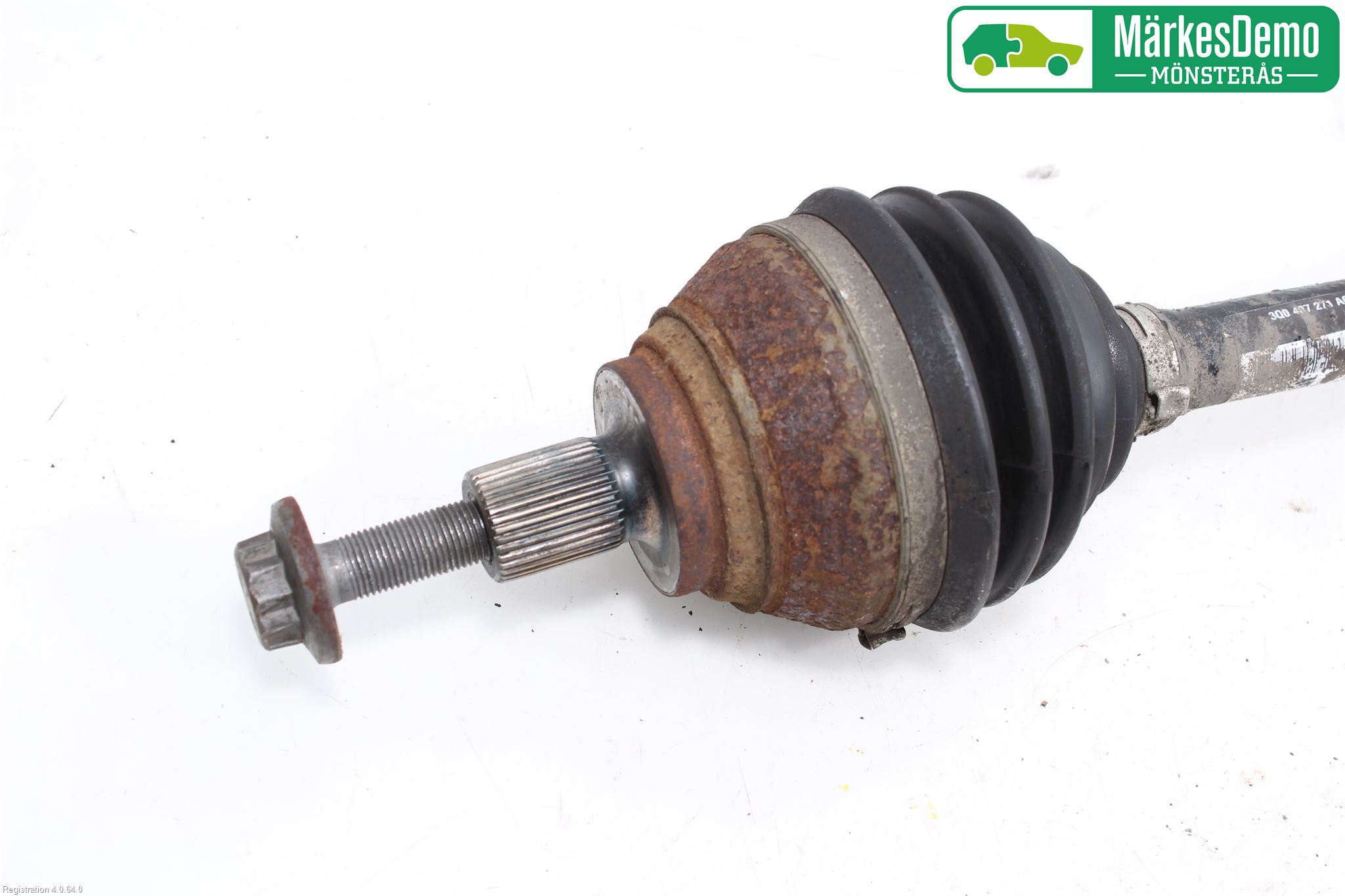 Skoda SUPERB 16-24 Drivaxel Fram Vänster