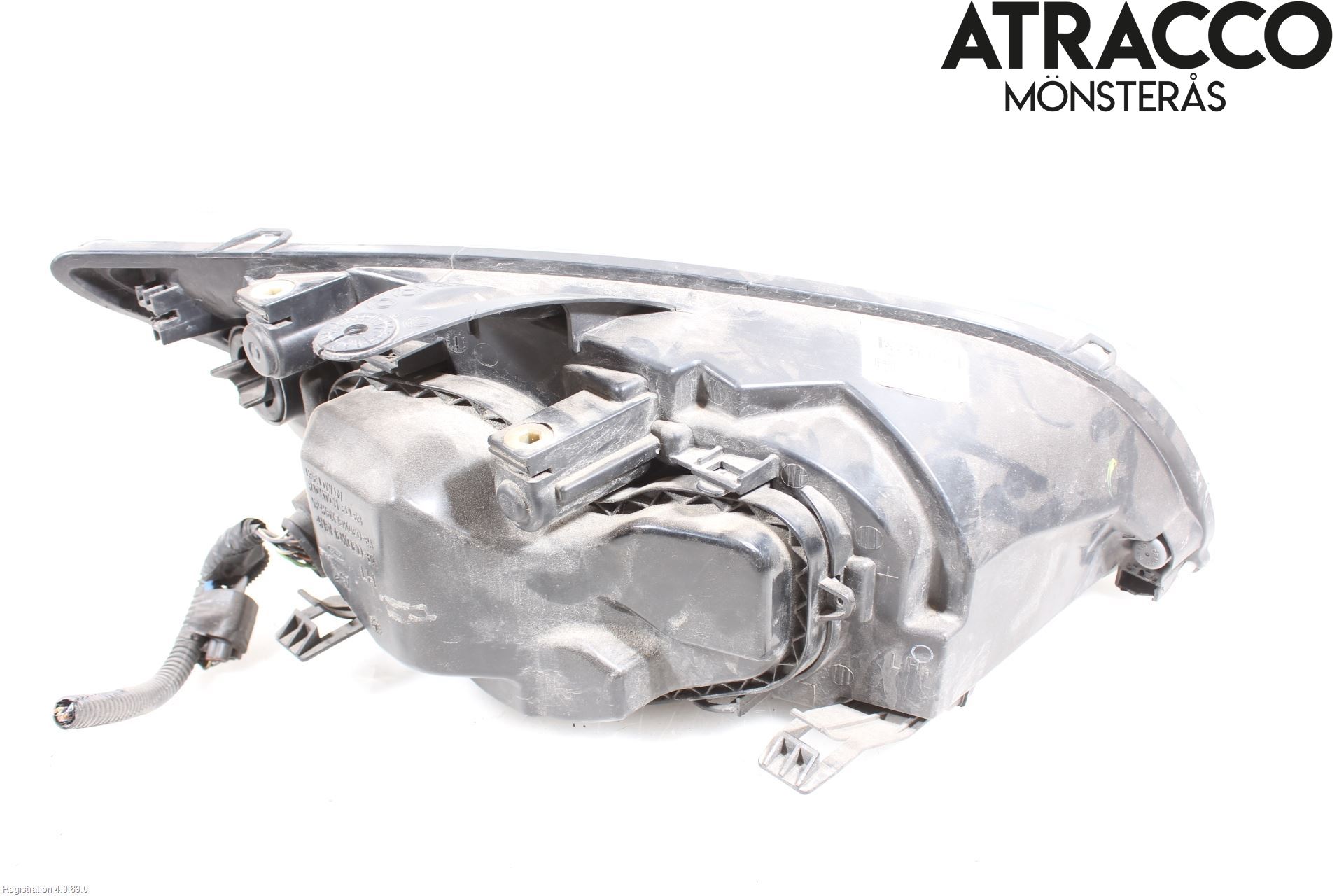 Ford FOCUS     04-07 Strålkastare Vänster