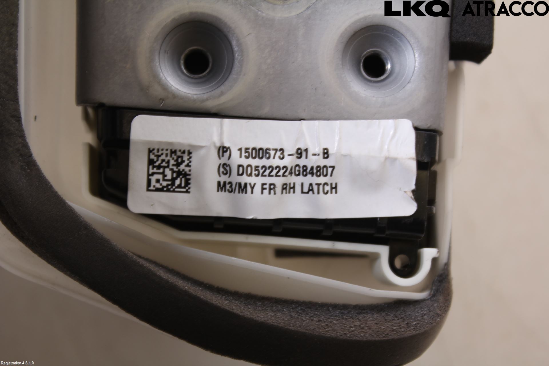 Tesla MODEL Y 21- Låskista-Dörrlås