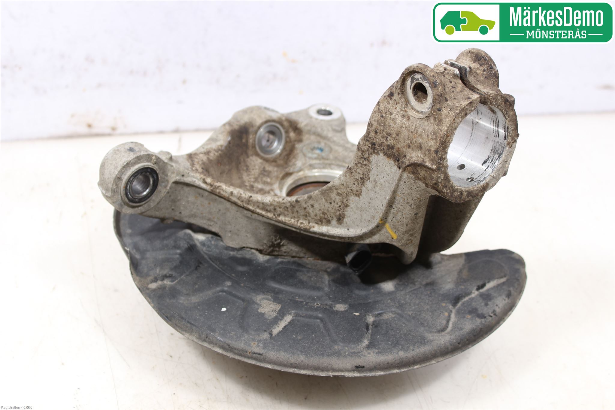 Volkswagen VW PASSAT 15-19 Styrspindel Lagerhus Hö