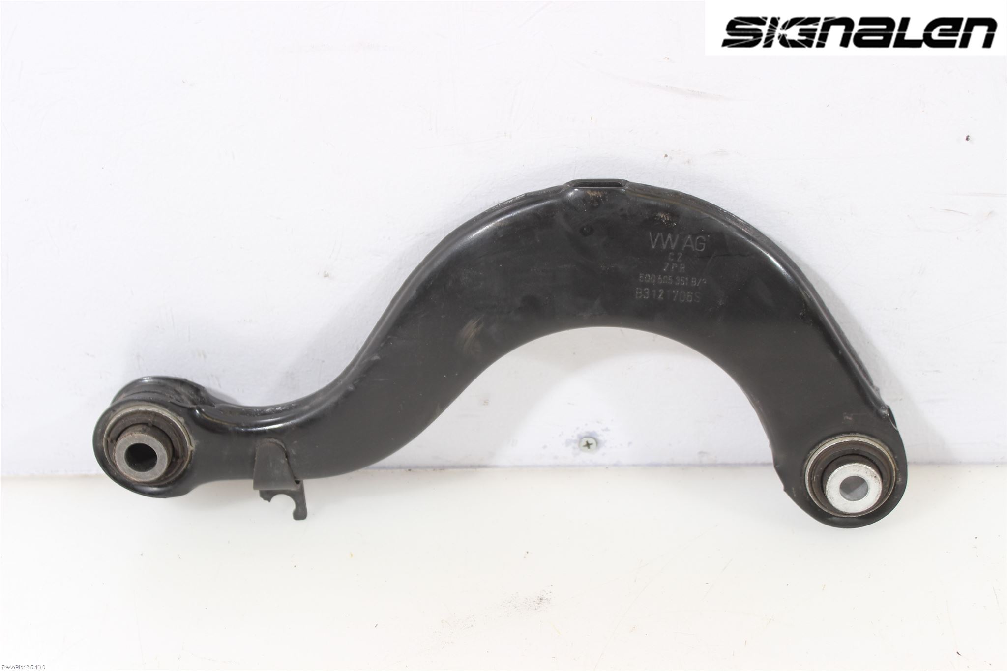 Volkswagen VW TIGUAN 16-24 Bärarm Bak Övre Höger