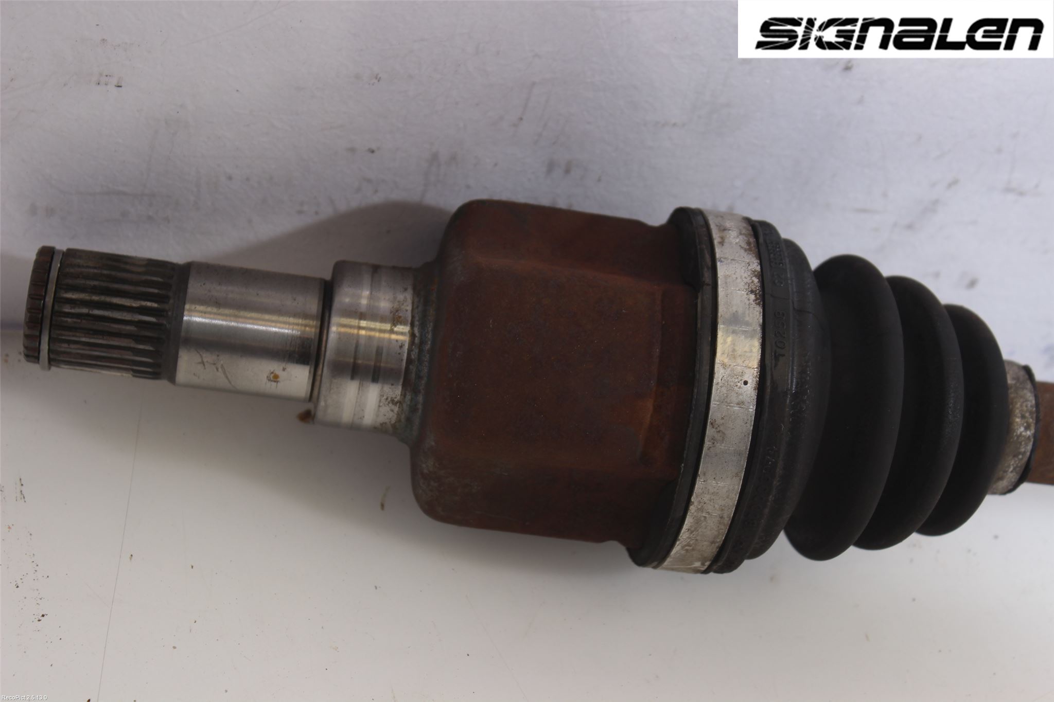 Volvo V50 04-07 Drivaxel Fram Vänster