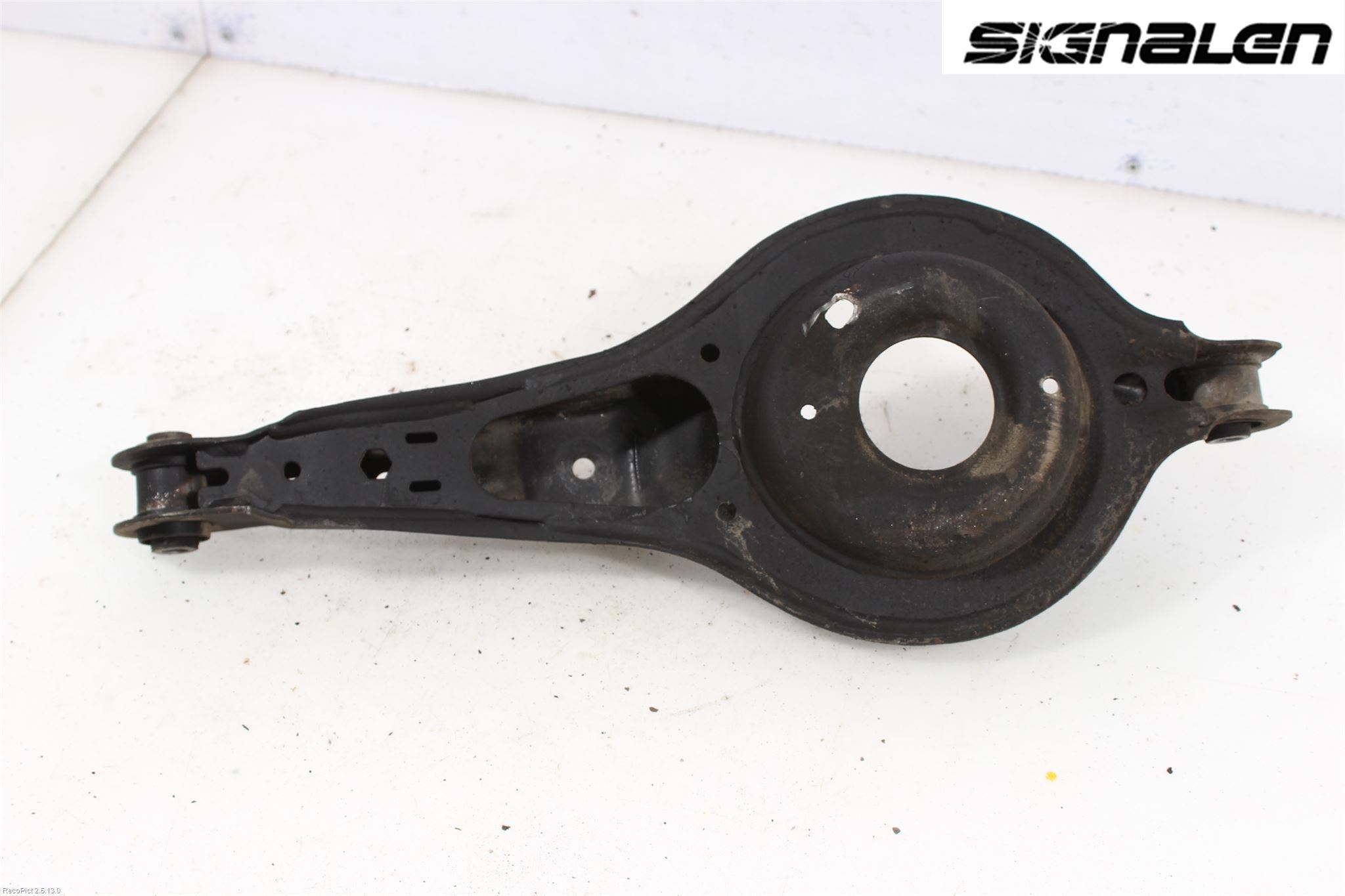 Ford FOCUS 11-14 Bärarm Bak Höger