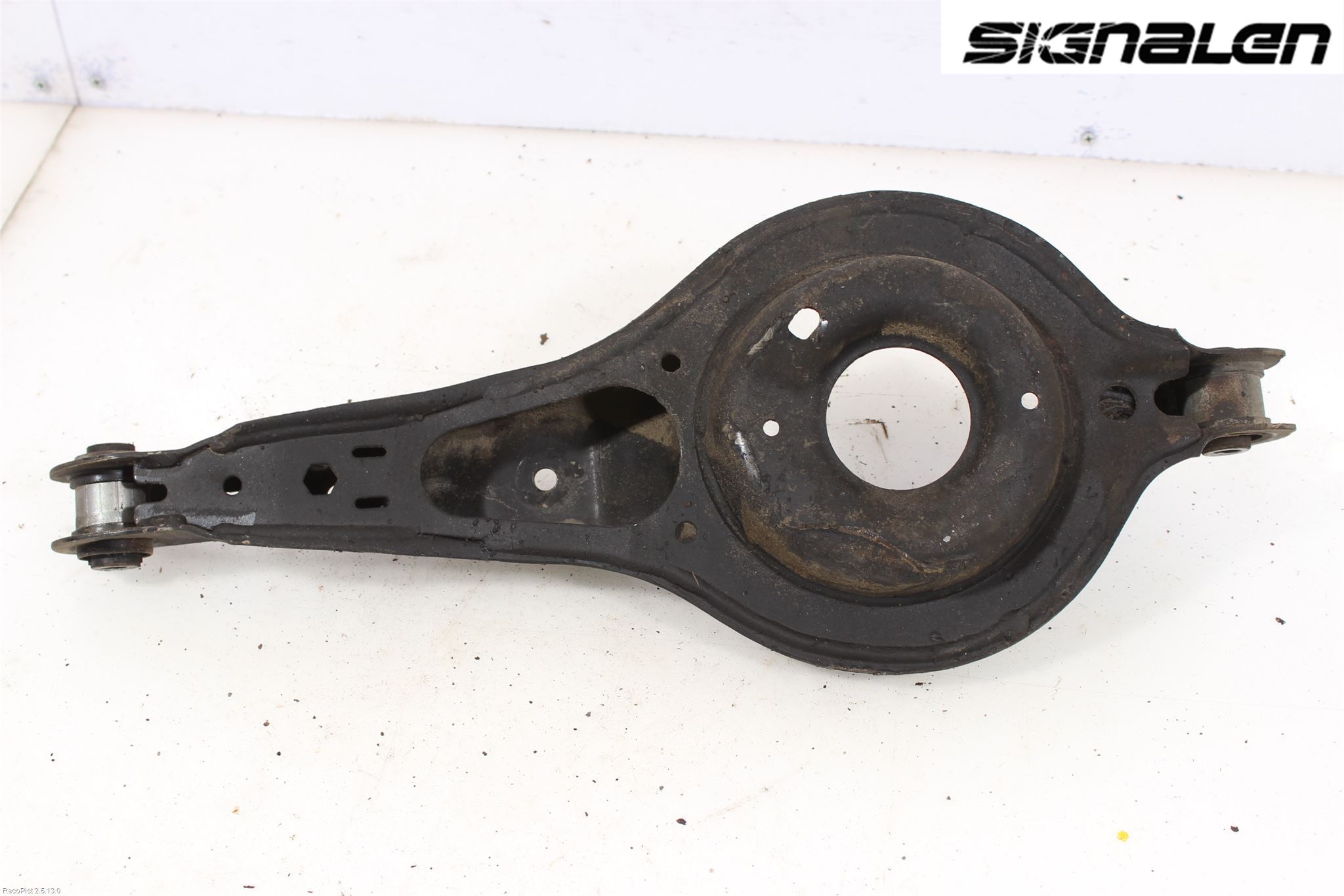 Ford FOCUS 11-14 Bärarm Bak Vänster