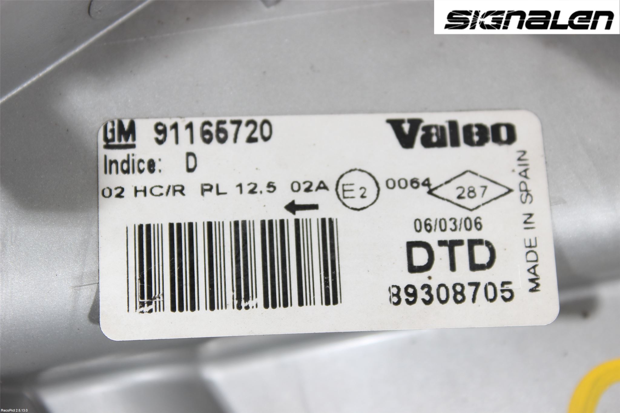 Opel VIVARO 01-14 Strålkastare Höger