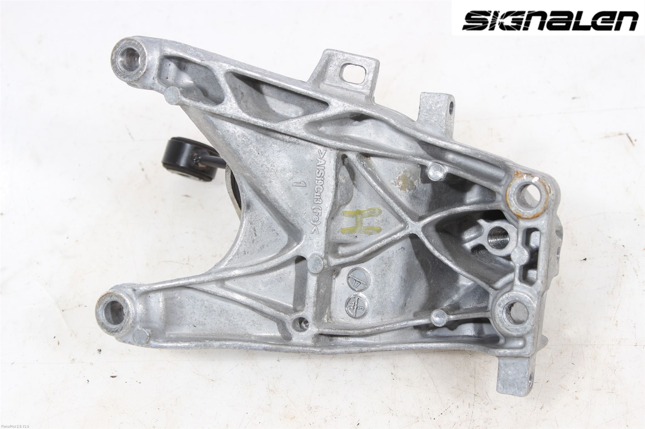 Audi A4/S4 B9 16-19 Motorfäste