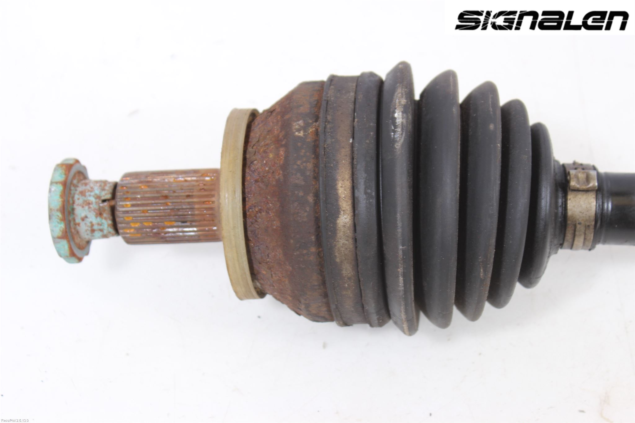 Volkswagen VW POLO 05-09 Drivaxel Fram Vänster