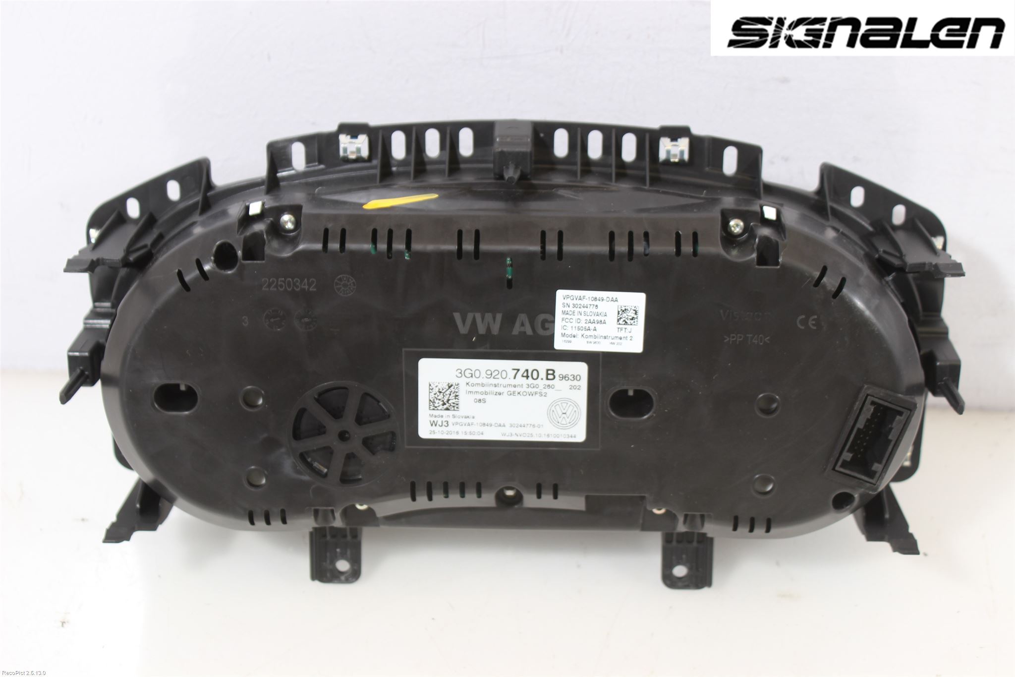 Volkswagen VW PASSAT 15-19 Instrument Komb