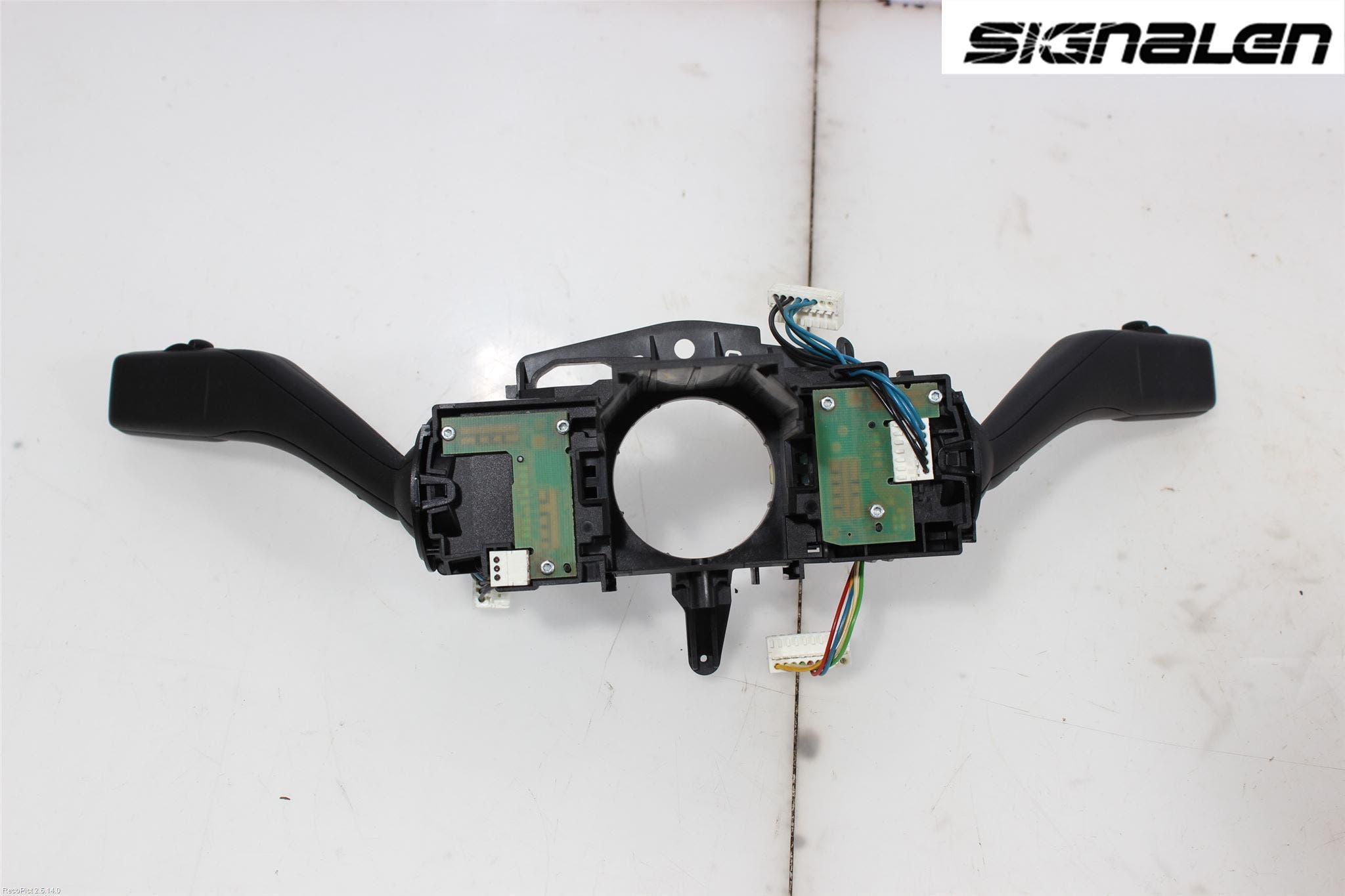 Volkswagen VW GOLF VI 09-13 Spakcentral