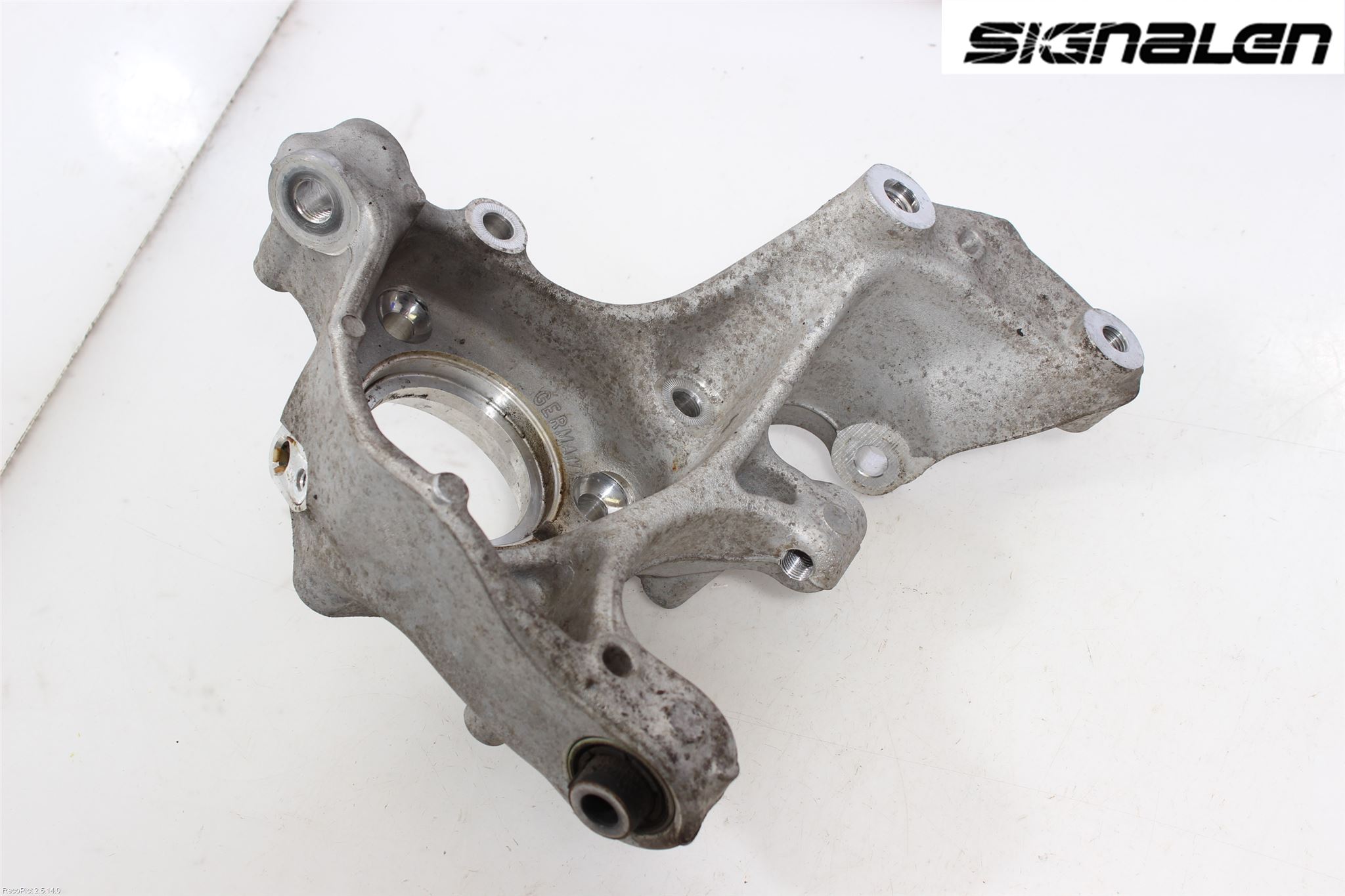 Skoda SUPERB 16-24 Hjullagerhus-Spindel Vä B