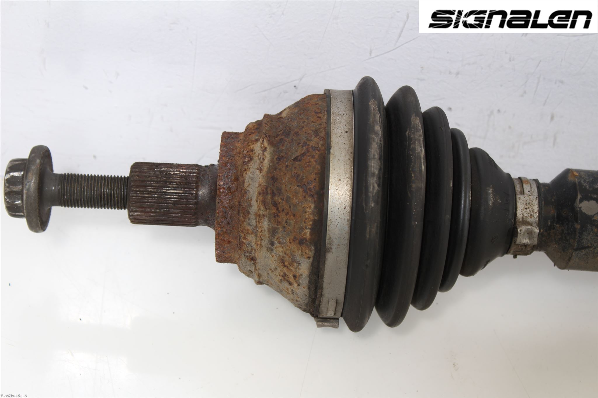 Volkswagen VW PASSAT 05-11 Drivaxel Fram Höger