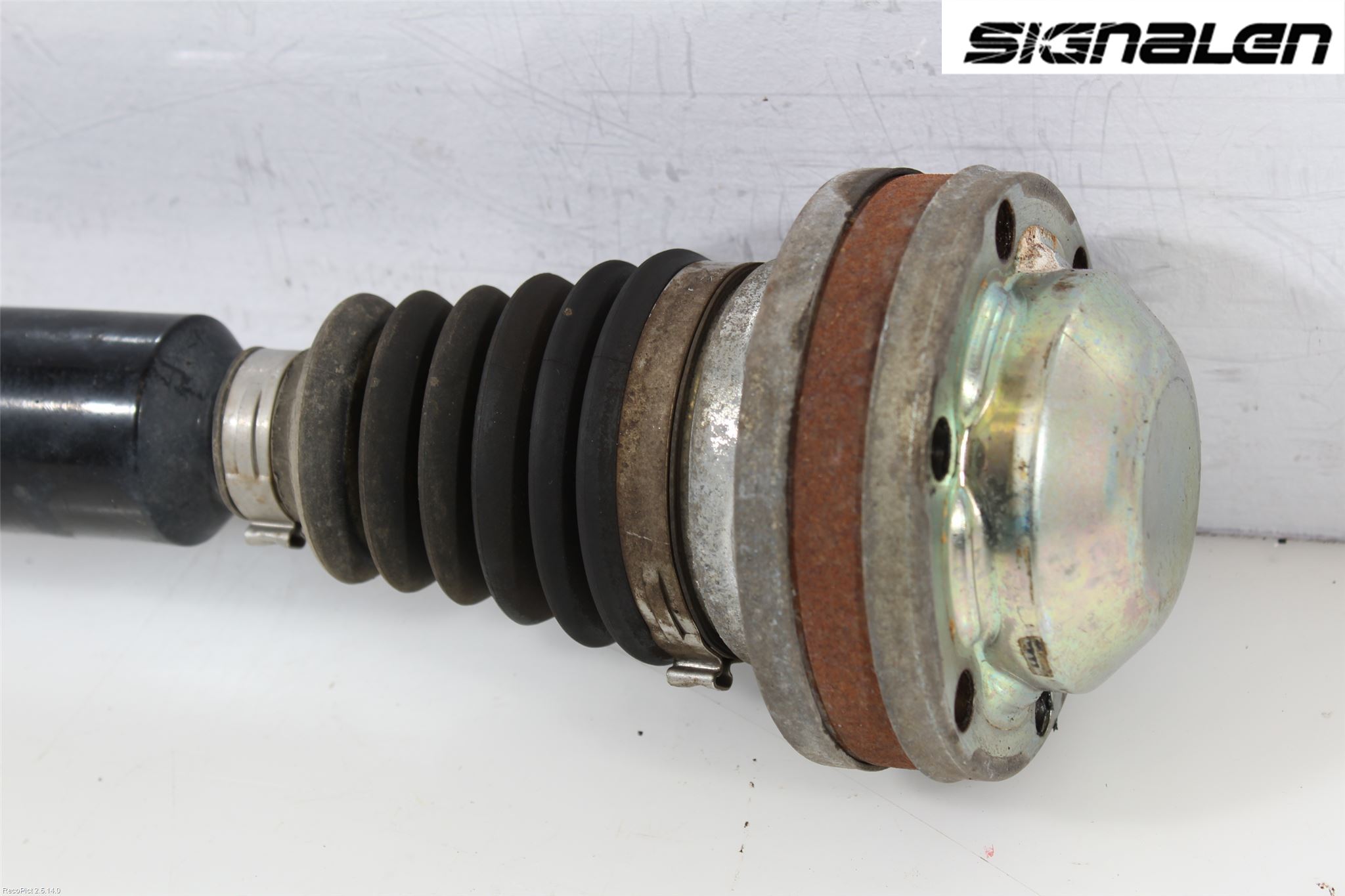 Volkswagen VW PASSAT 05-11 Drivaxel Fram Höger