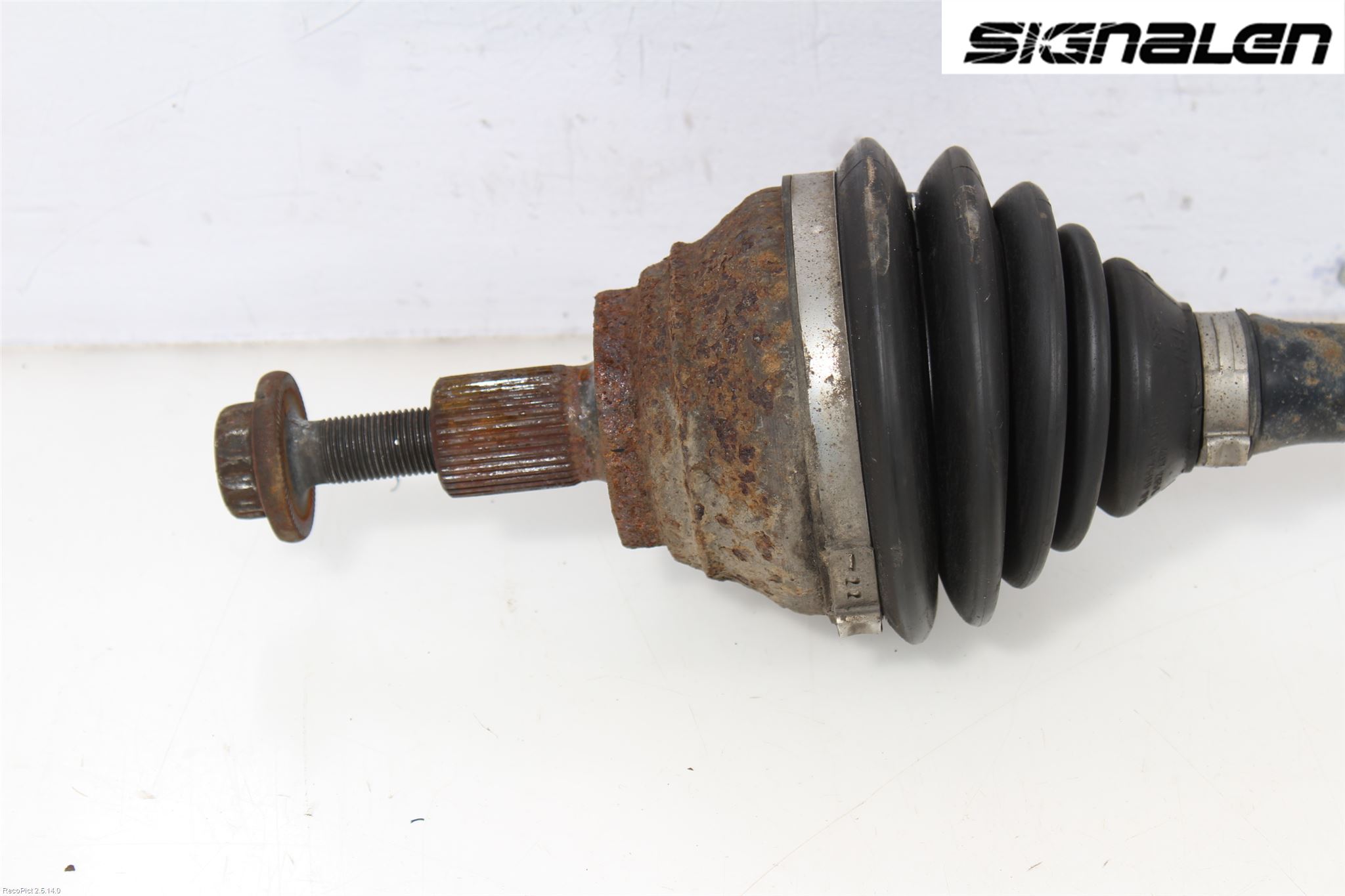 Volkswagen VW PASSAT 05-11 Drivaxel Fram Vänster