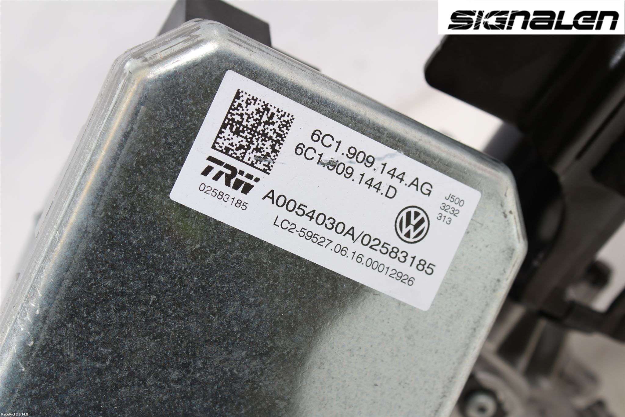 Volkswagen VW POLO 10-17 Rattaxelagg Med Inb Servo