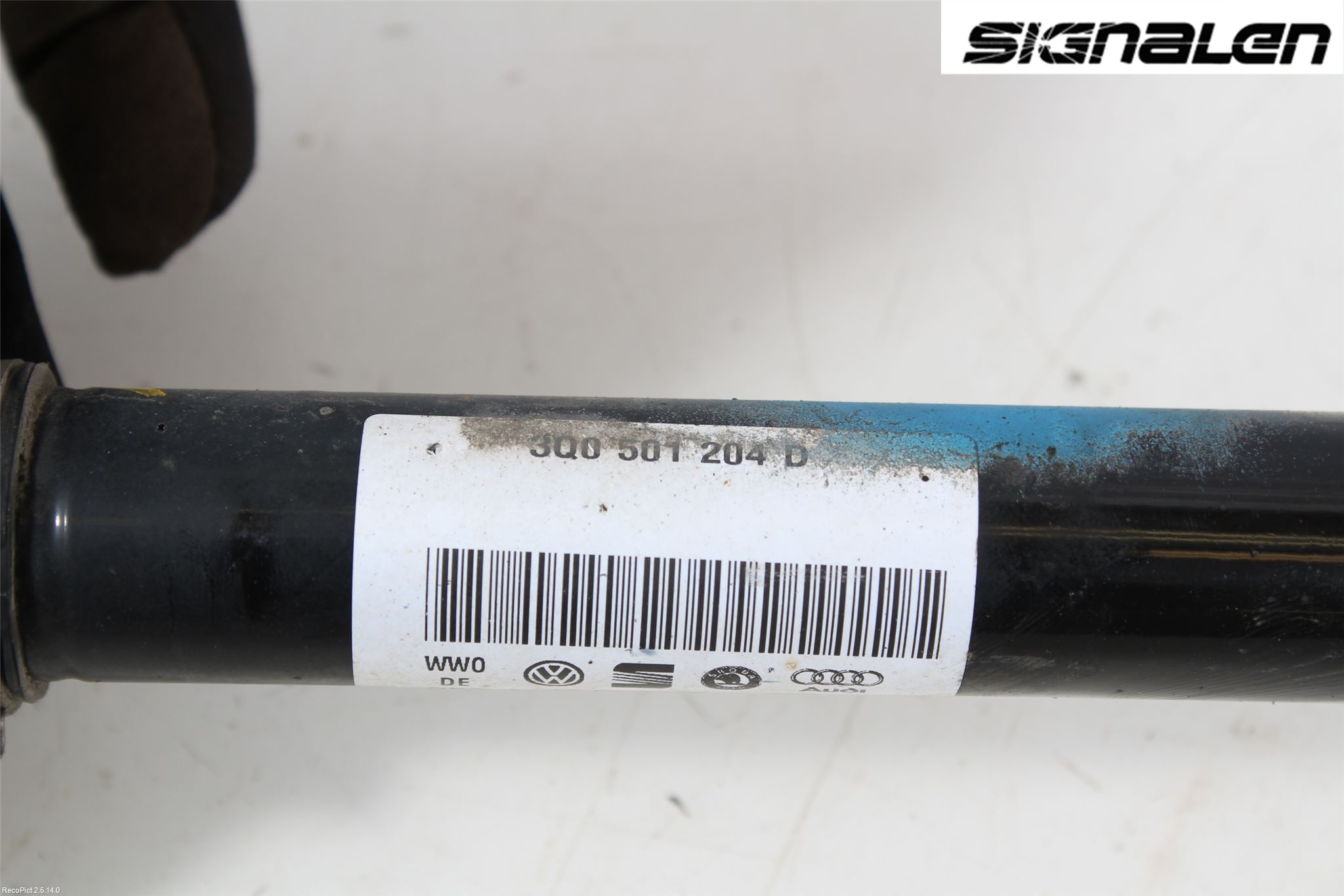 Volkswagen VW PASSAT 15-19 Drivaxel Bak Höger