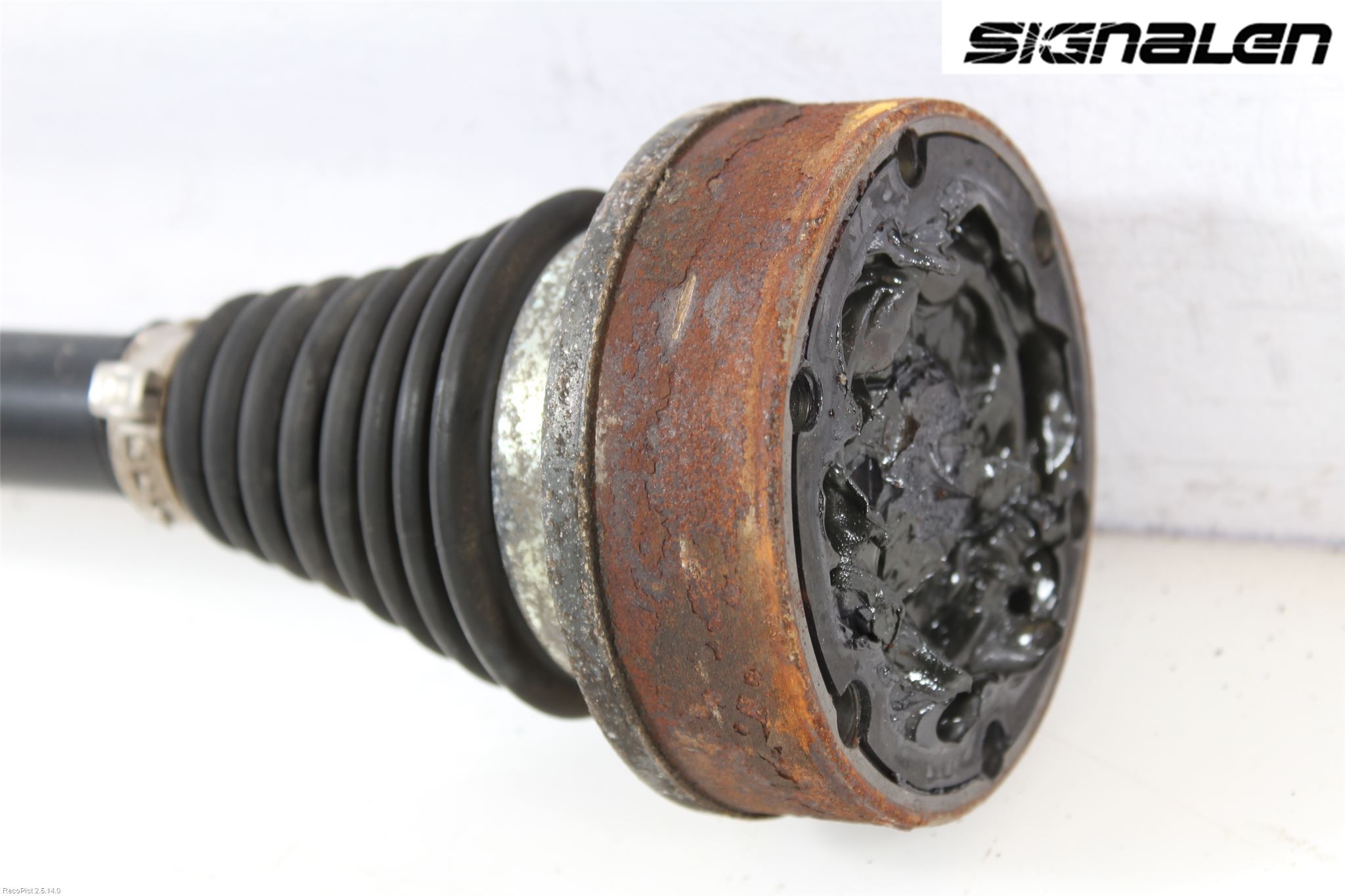 Volkswagen VW PASSAT 15-19 Drivaxel Bak Vänster