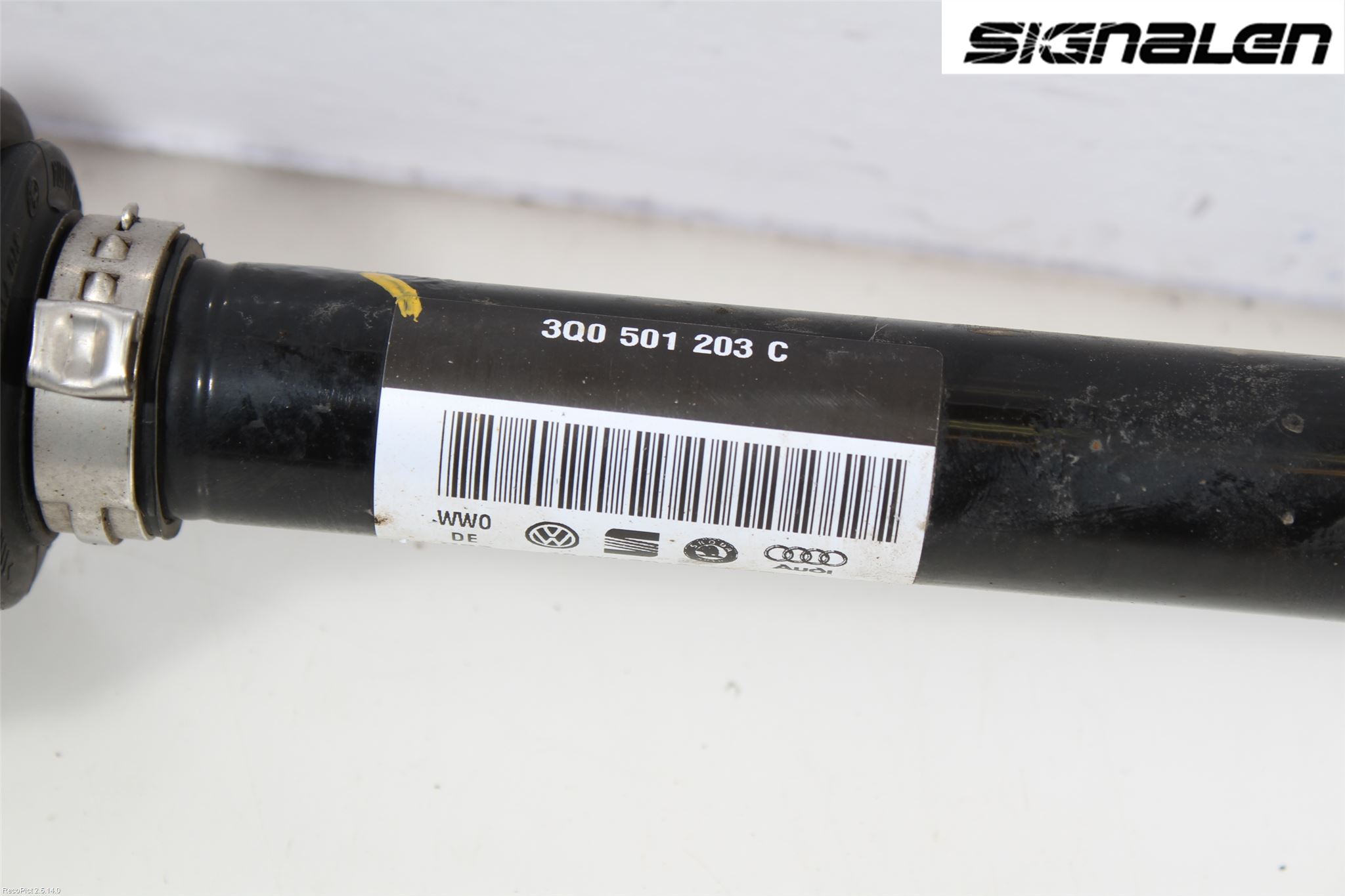 Volkswagen VW PASSAT 15-19 Drivaxel Bak Vänster