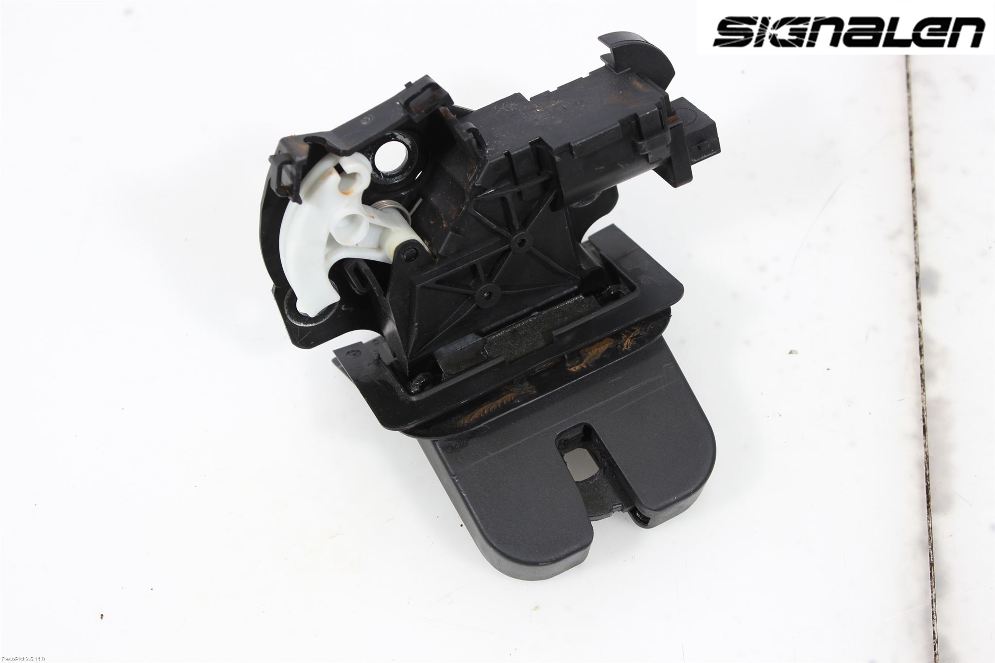 Audi A6/S6     05-11 Låskista Baklucka