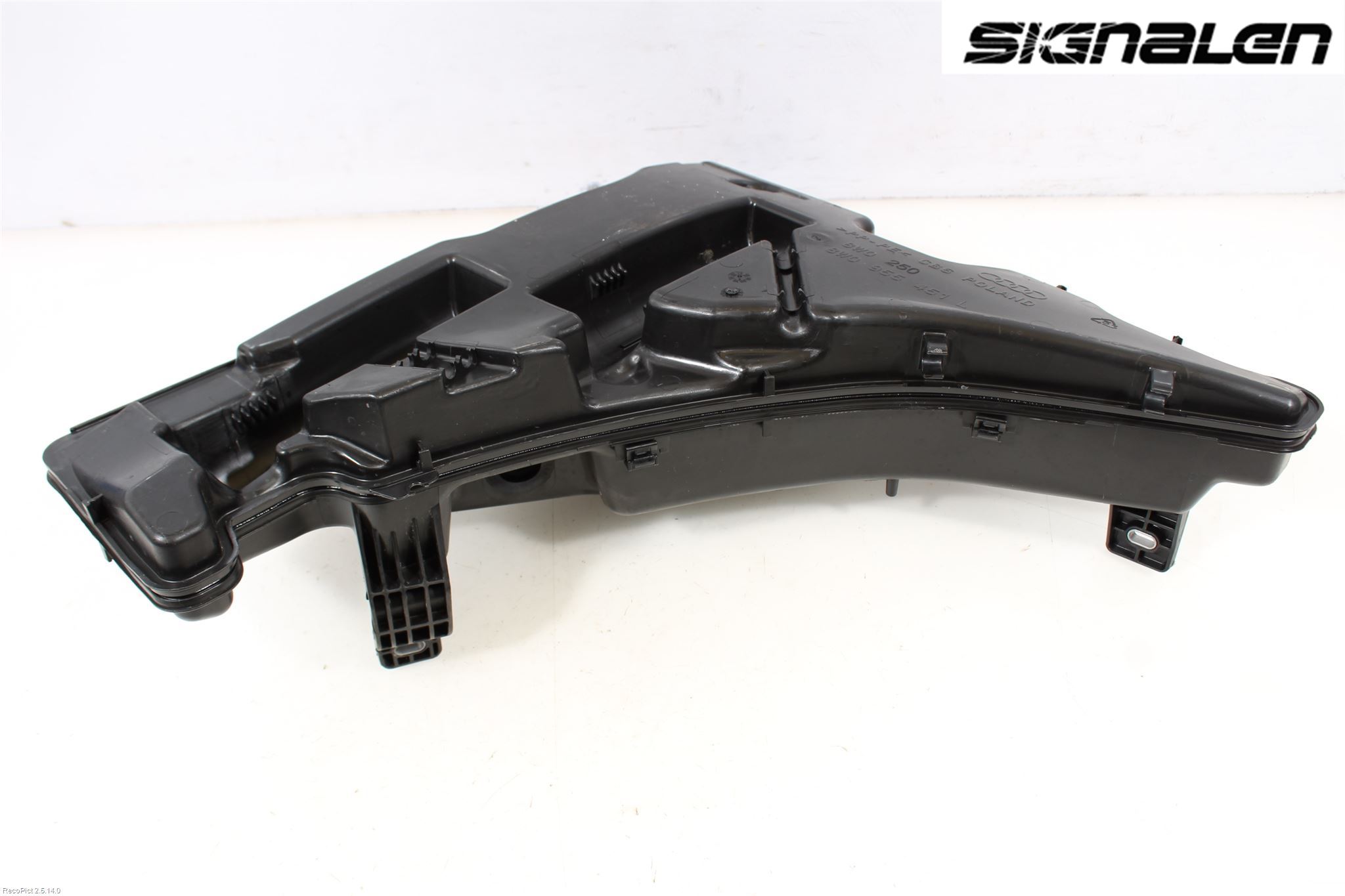 Audi A4/S4 B9 16-19 Spolartank Vindruta-Strål