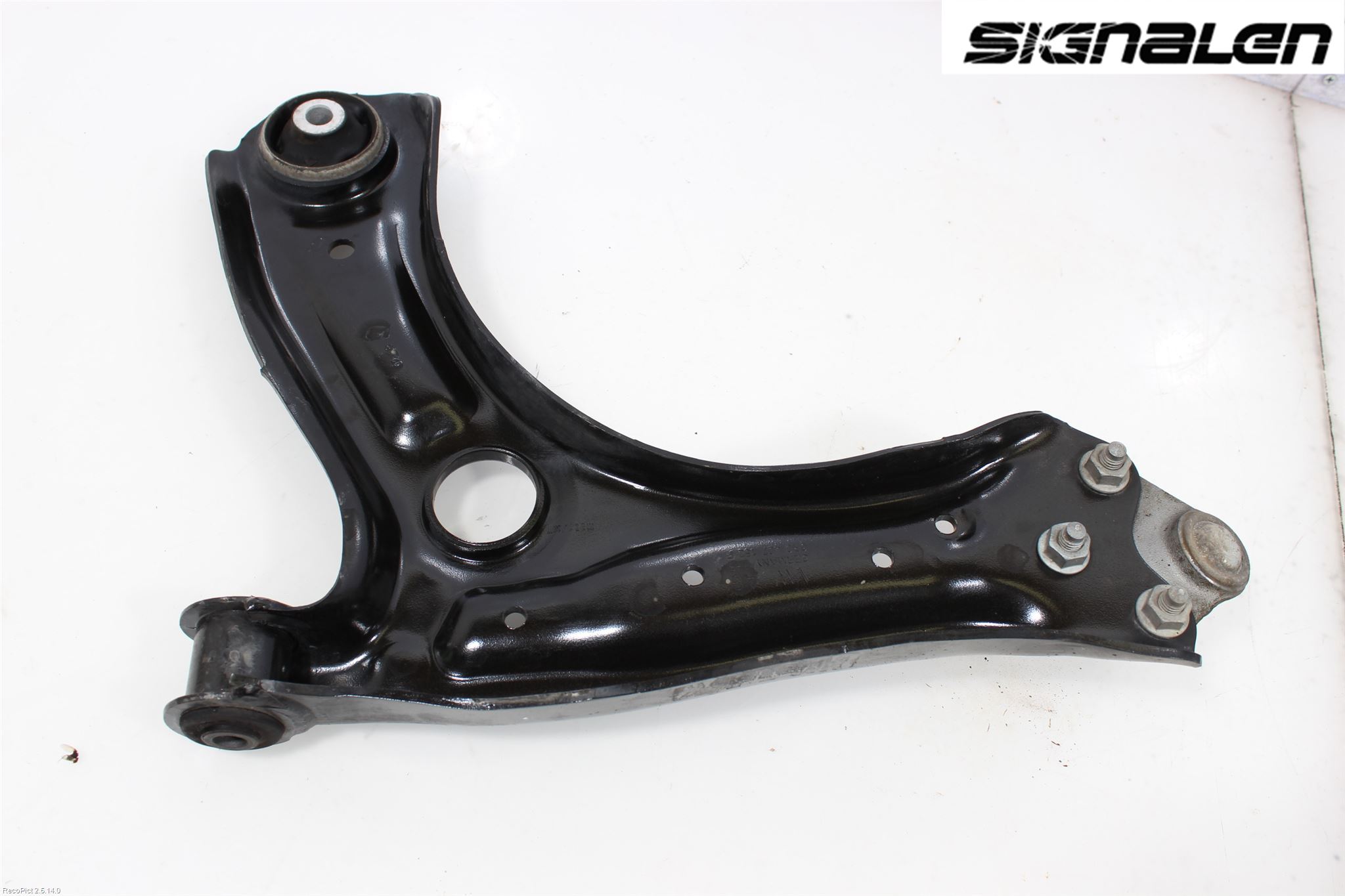 Skoda RAPID Bärarm Fram Undre Hö