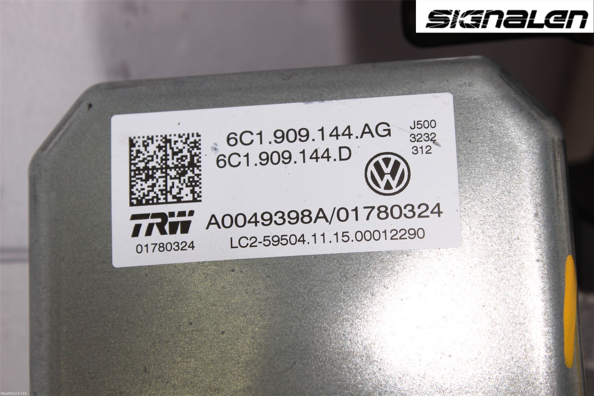 Volkswagen VW POLO 10-17 Rattaxelagg Med Inb Servo