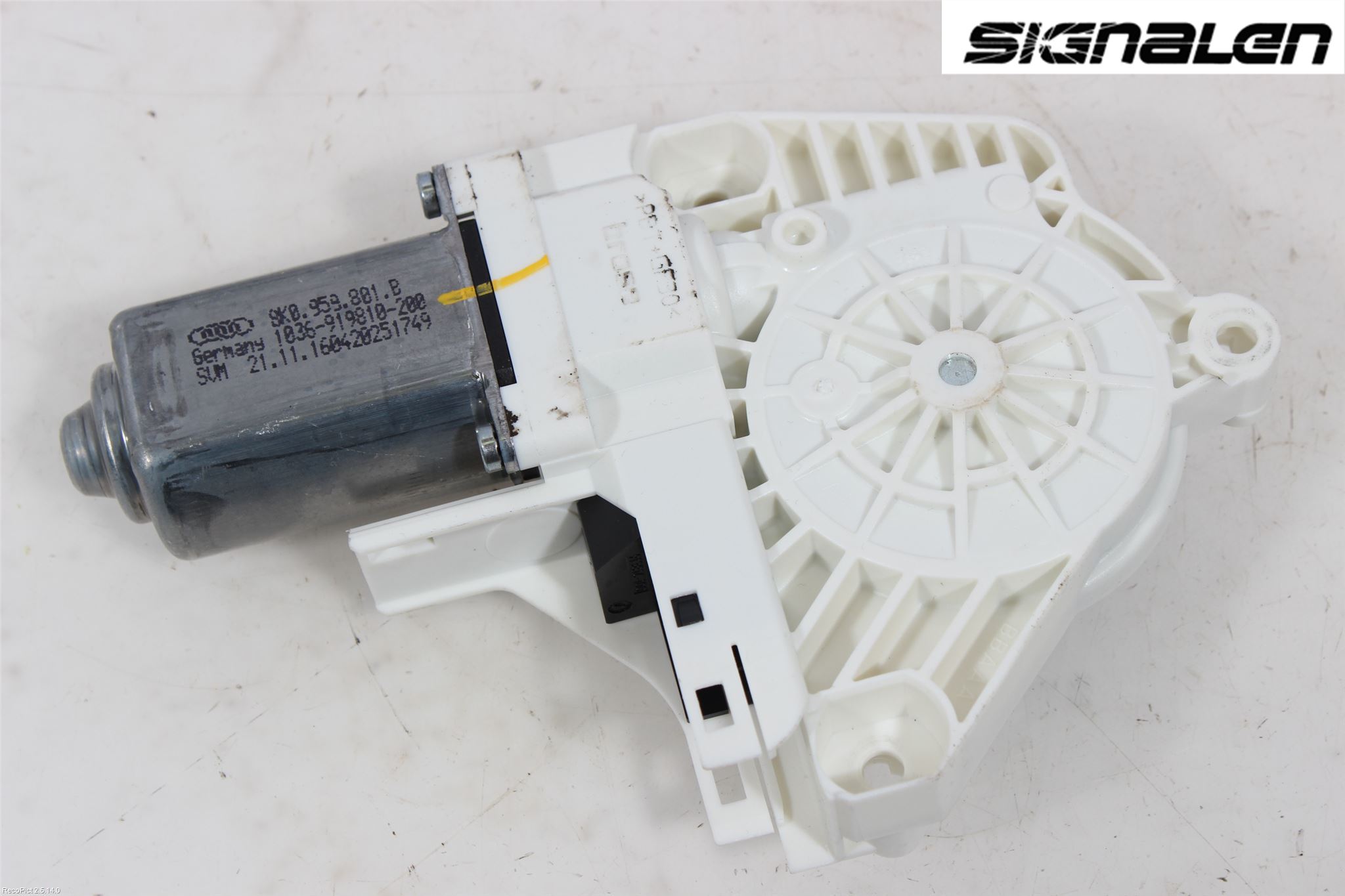 Audi A6 ALLROAD 12-18 Fönsterhissmotor