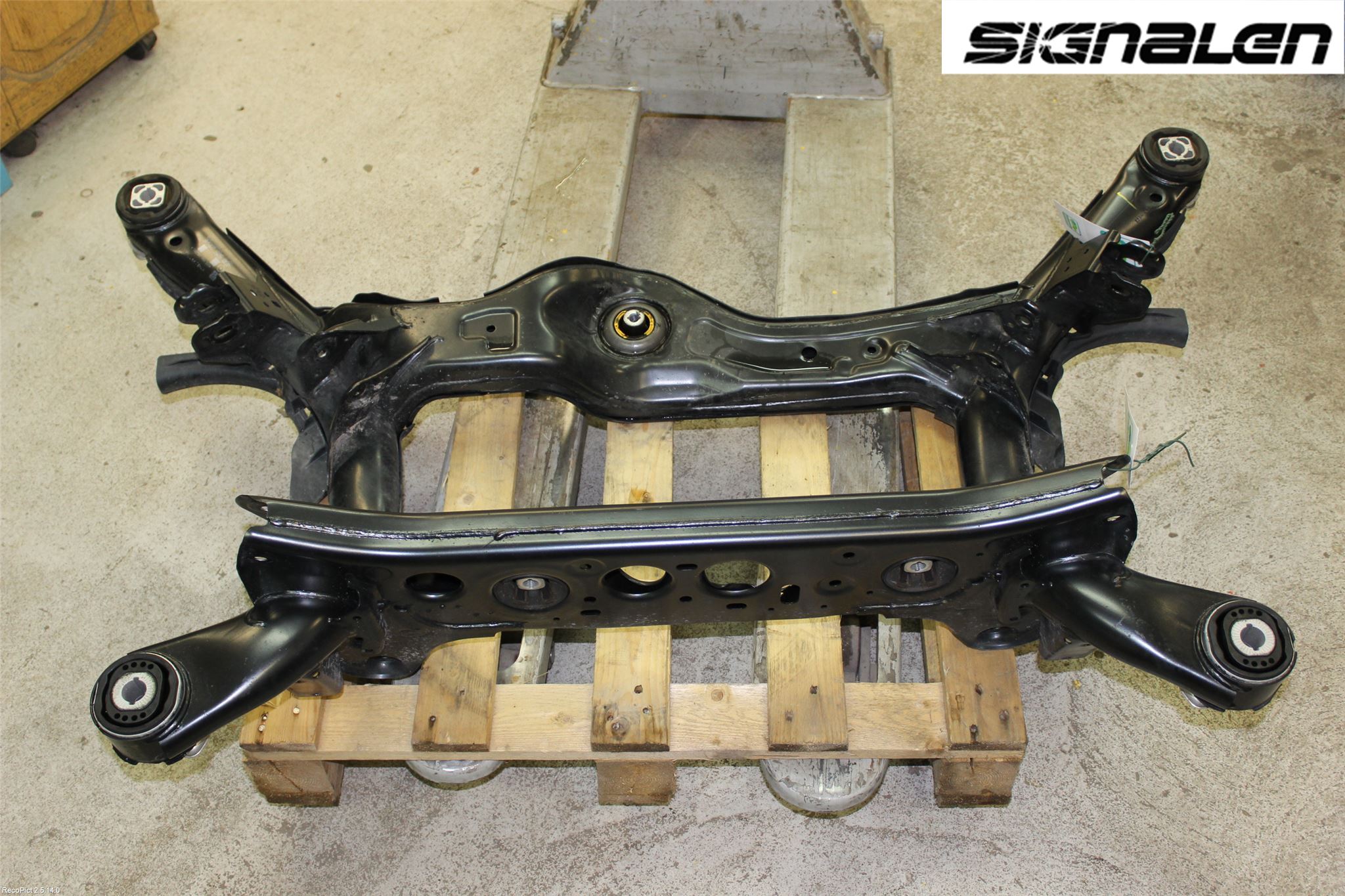 Audi A6 ALLROAD 12-18 Bakaxelbalk