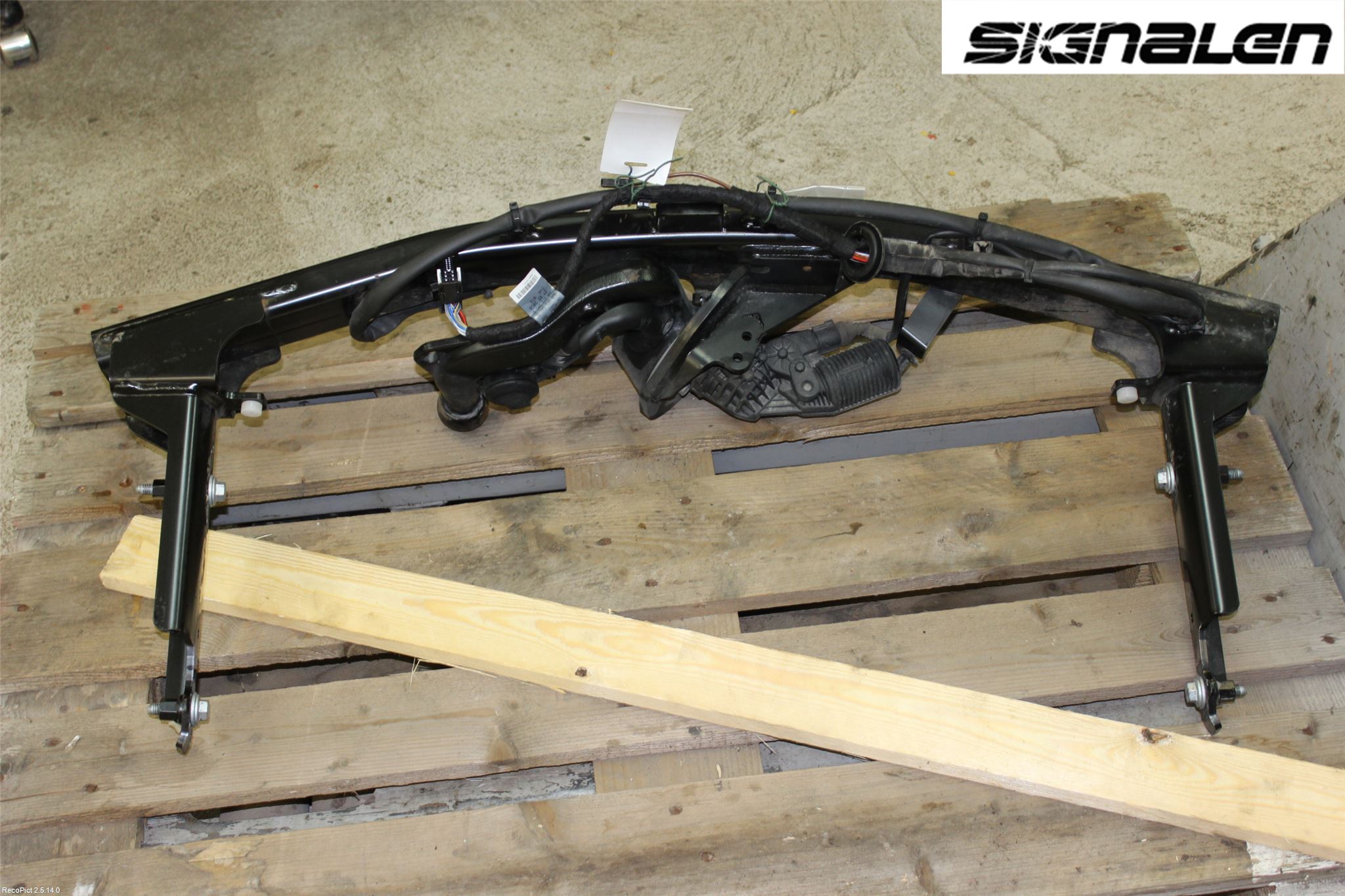 Audi A4/S4 B9 16-19 Dragkrok