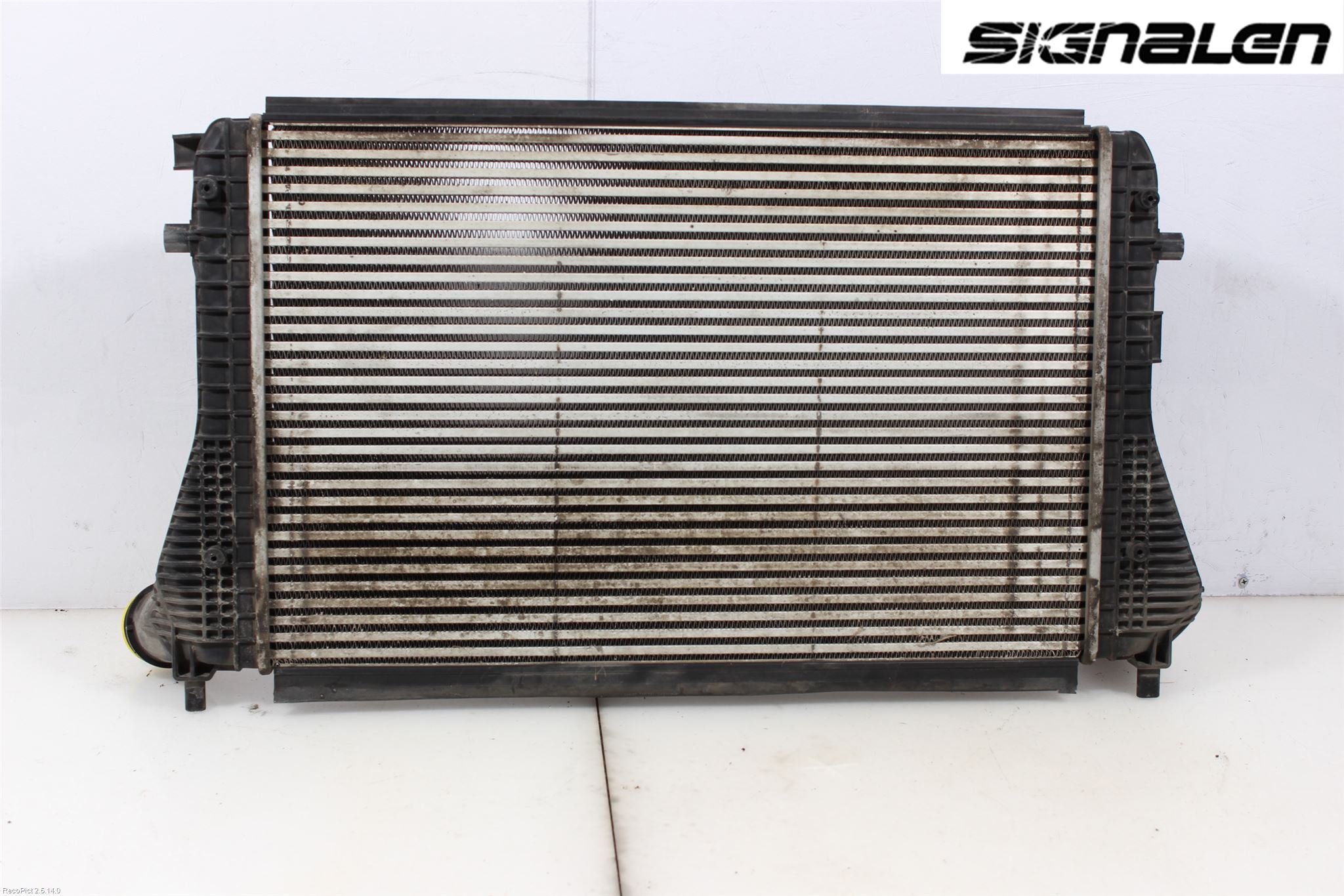 Volkswagen VW TOURAN 10-15 Laddluft-Intercooler Kyl