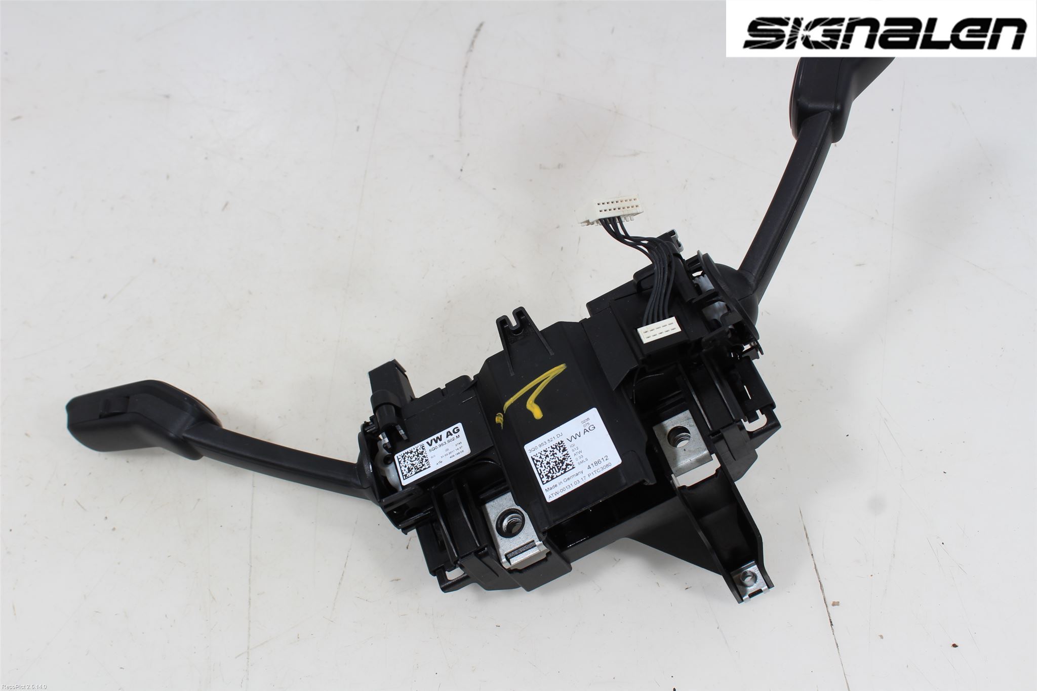 Volkswagen VW PASSAT 15-19 Spakcentral