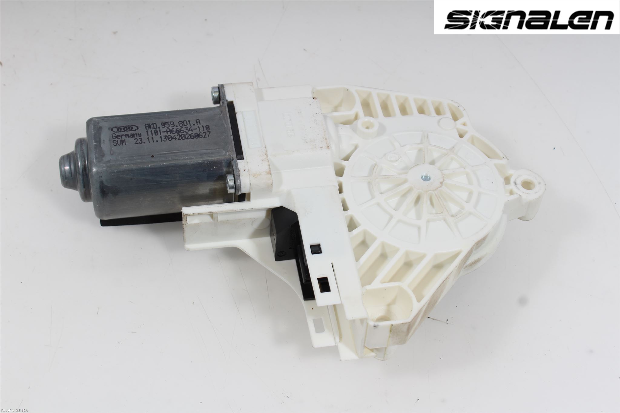 Audi A4 12-15 Fönsterhissmotor